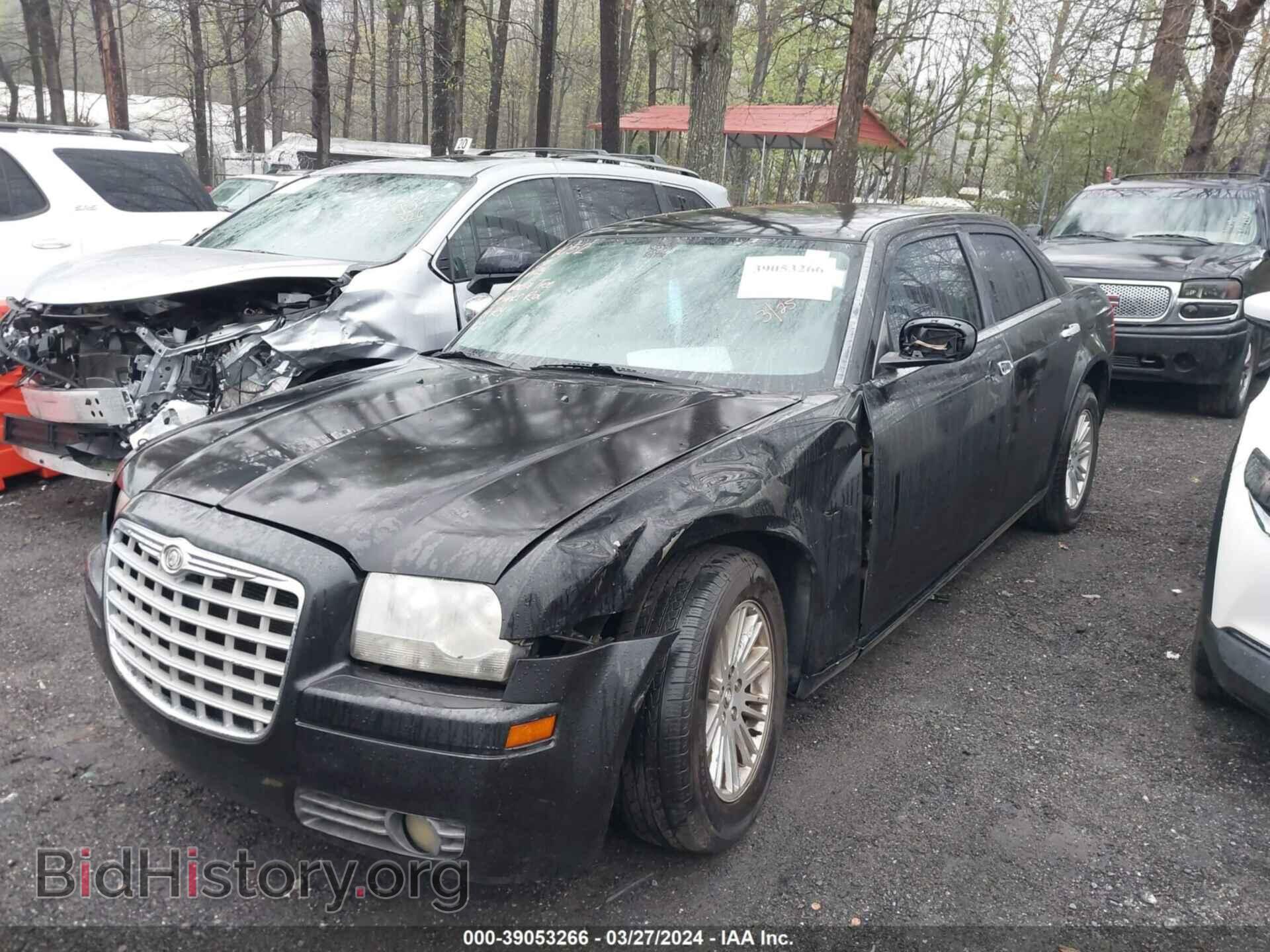 2010 CHRYSLER 300 - VIN: 2C3CA4CD2AH142724 - Фото 2