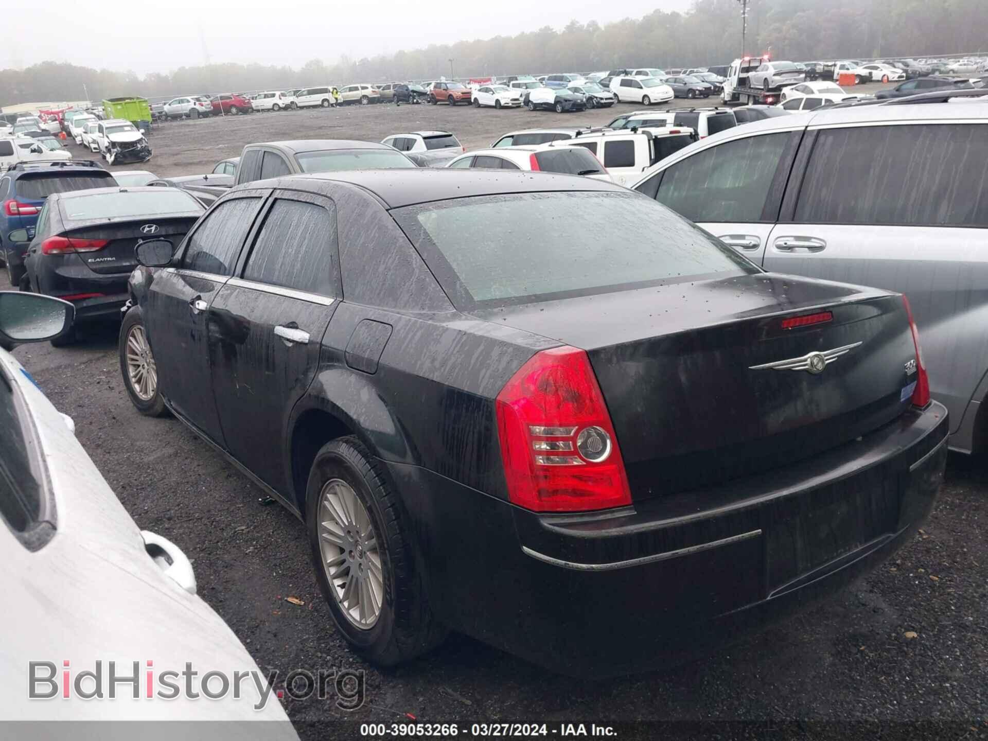 2010 CHRYSLER 300 - VIN: 2C3CA4CD2AH142724 - Фото 3