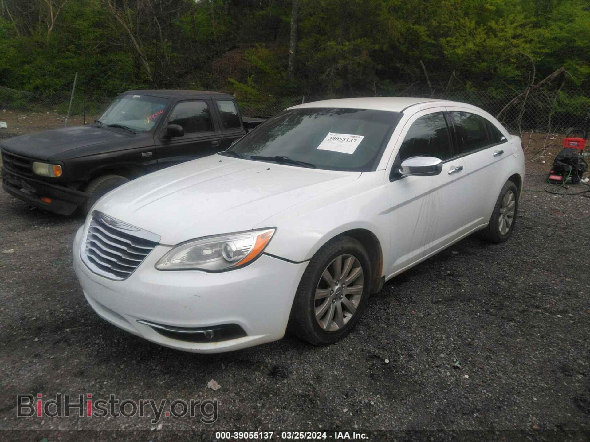 2013 CHRYSLER 200 - VIN: 1C3CCBCB8DN568054 - Фото 2