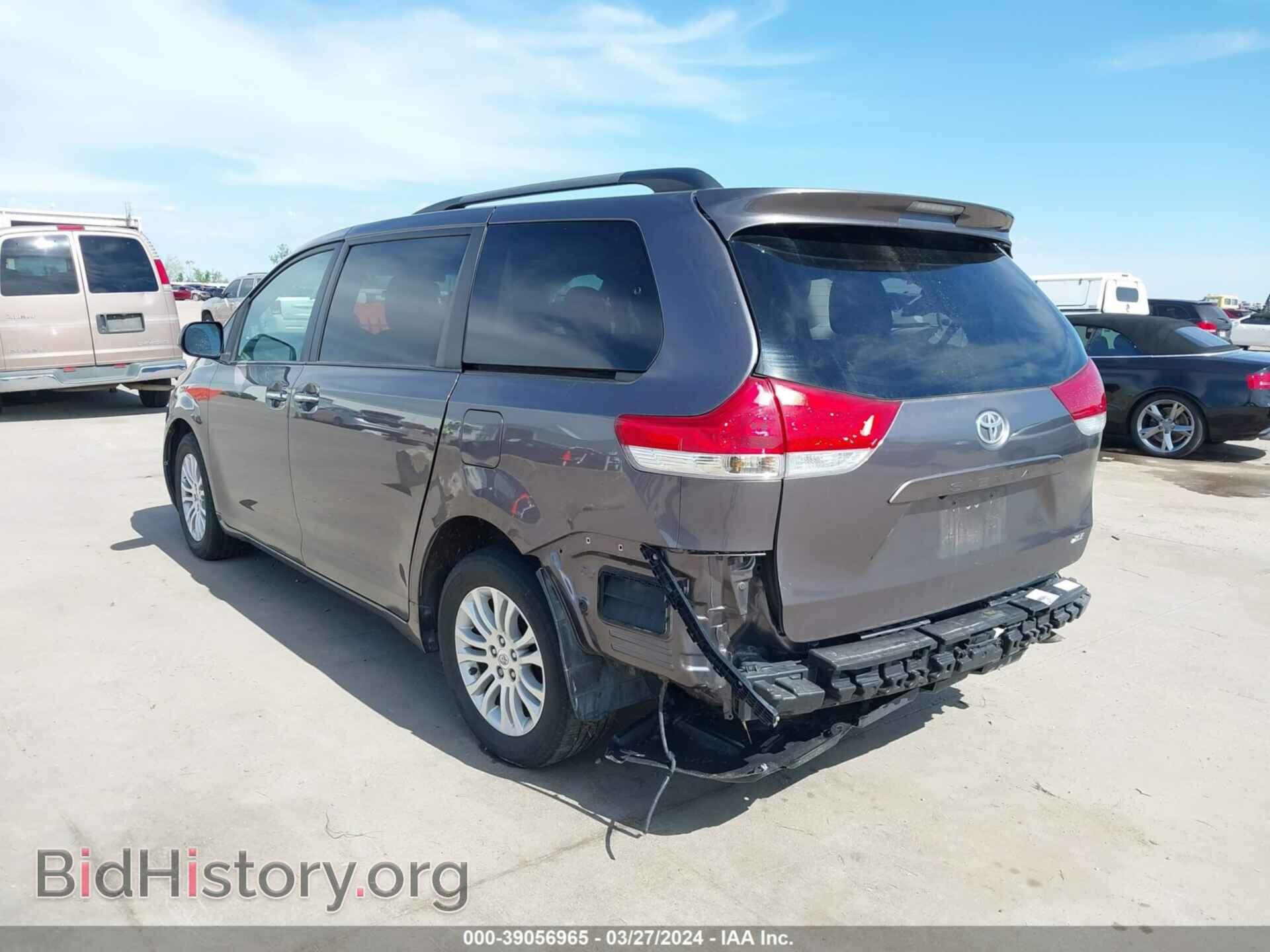 2011 TOYOTA SIENNA - VIN: 5TDYK3DC3BS020438 - Фото 3