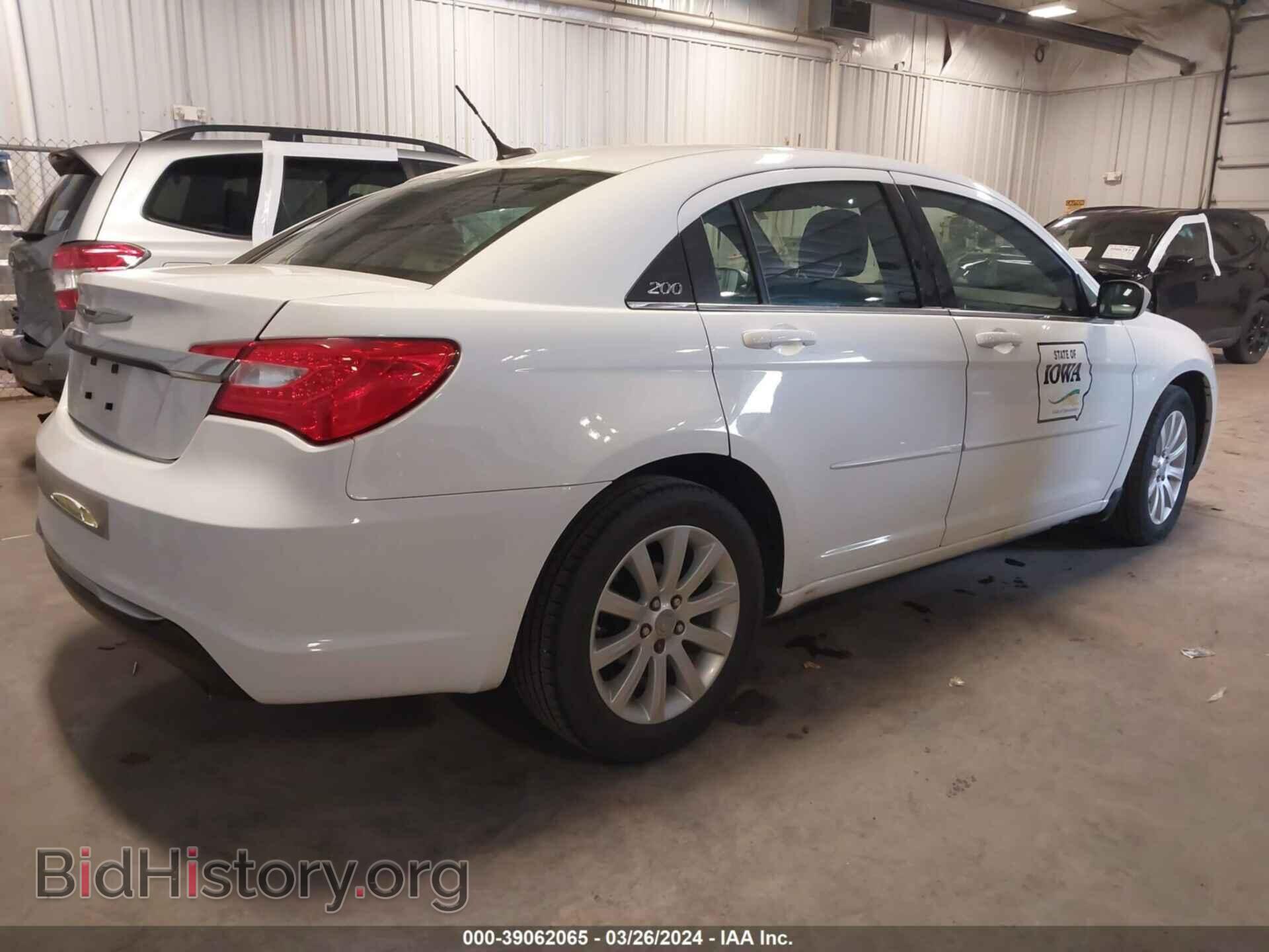 2014 CHRYSLER 200 - VIN: 1C3CCBBG3EN194810 - Фото 4