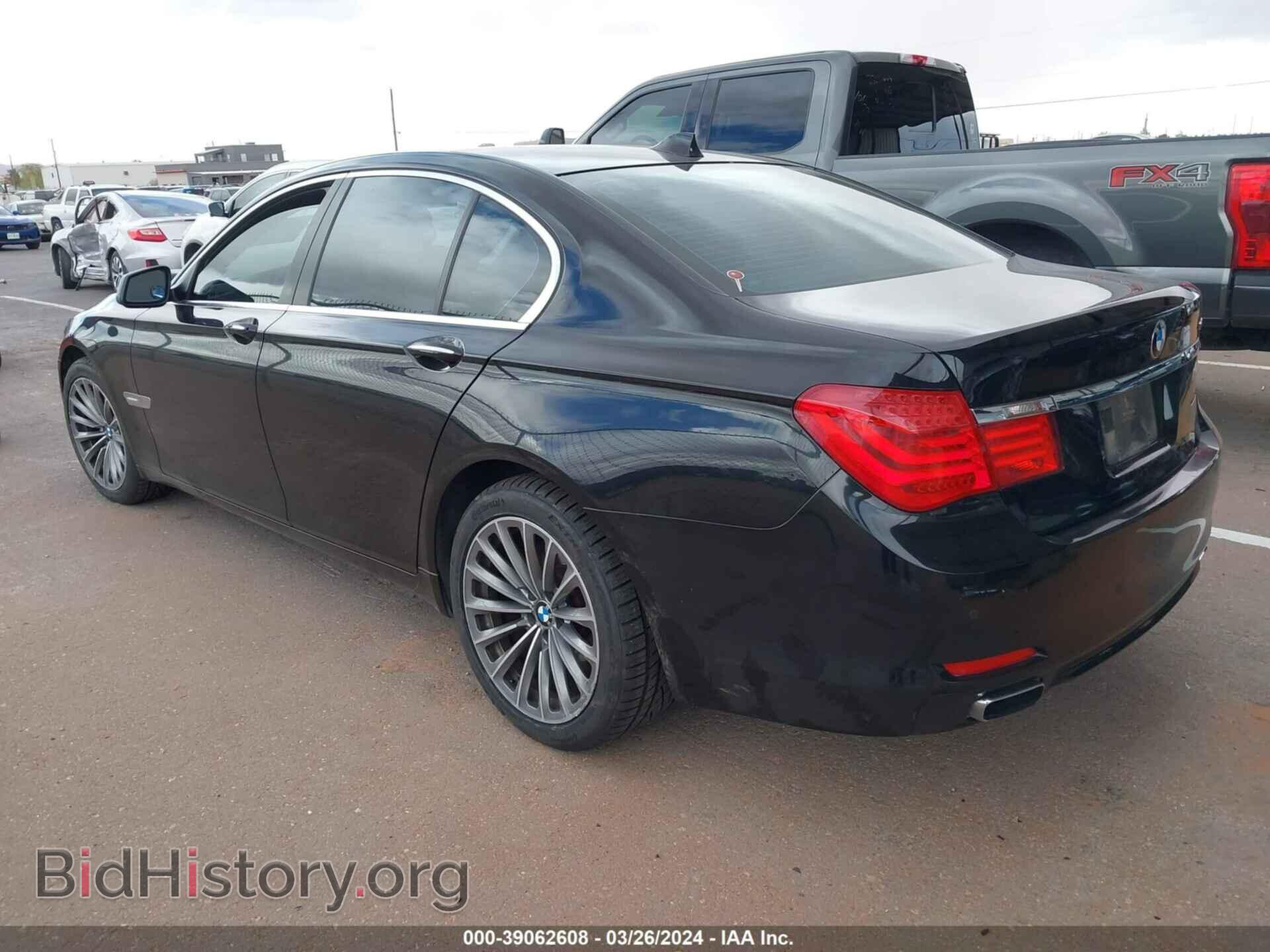 2012 BMW 740I - VIN: WBAKA4C54CDS99250 - Фото 3