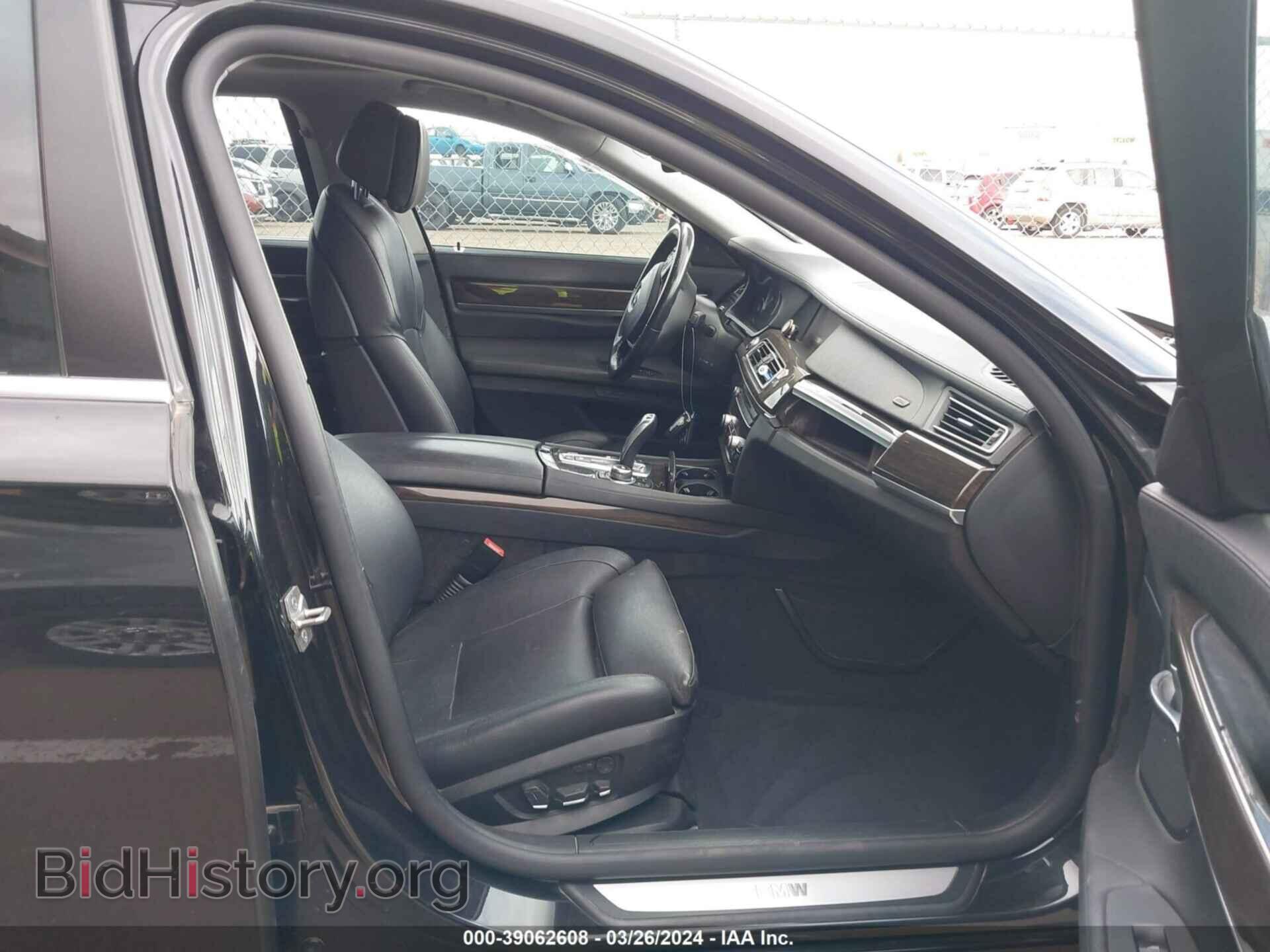 2012 BMW 740I - VIN: WBAKA4C54CDS99250 - Фото 5