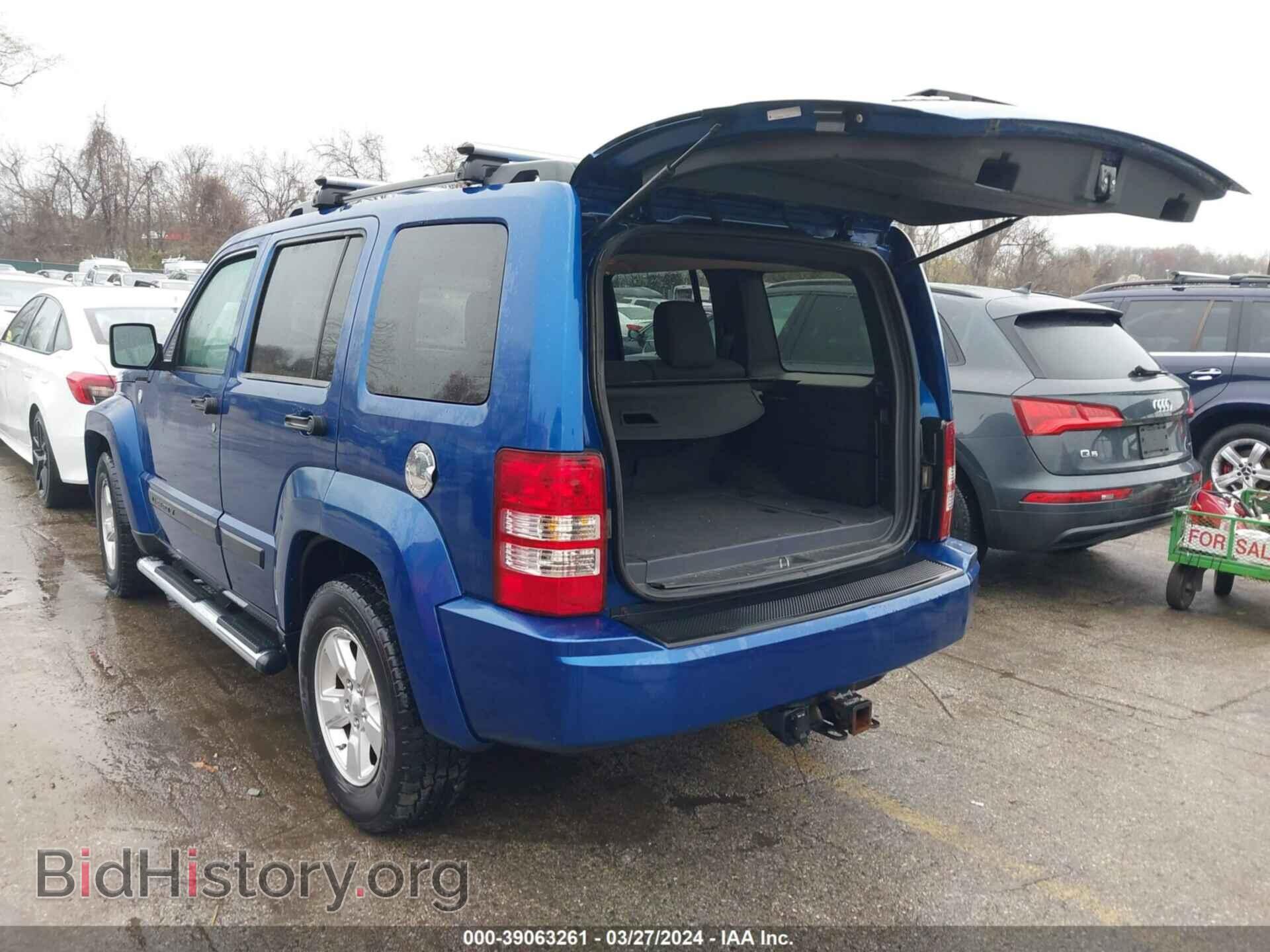 2010 JEEP LIBERTY - VIN: 1J4PN2GK3AW111461 - Фото 3