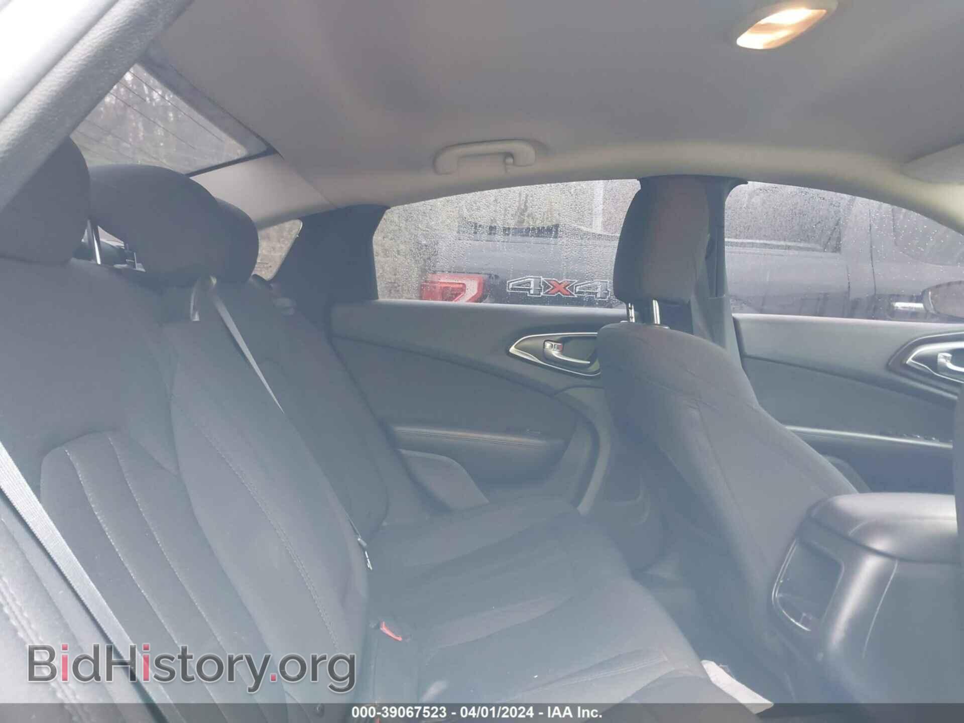 2017 CHRYSLER 200 - VIN: 1C3CCCFB2HN512473 - Фото 8