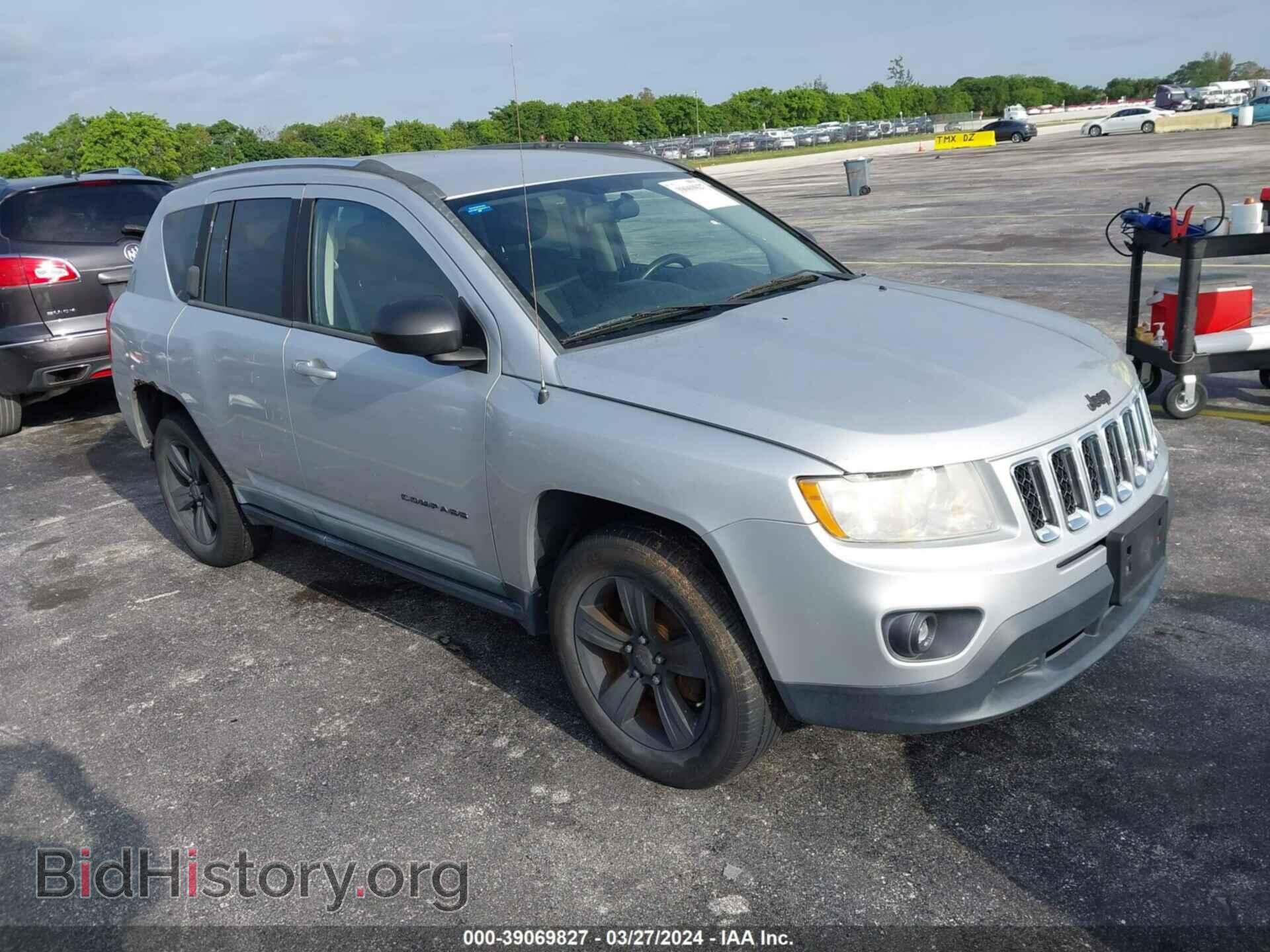 Photo 1J4NT1FAXBD253576 - JEEP COMPASS 2011