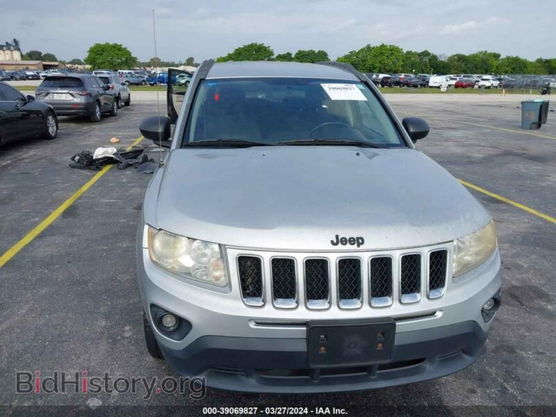 2011 Jeep COMPASS (VIN 1J4NT1FAXBD253576) — фото 6 из 11
