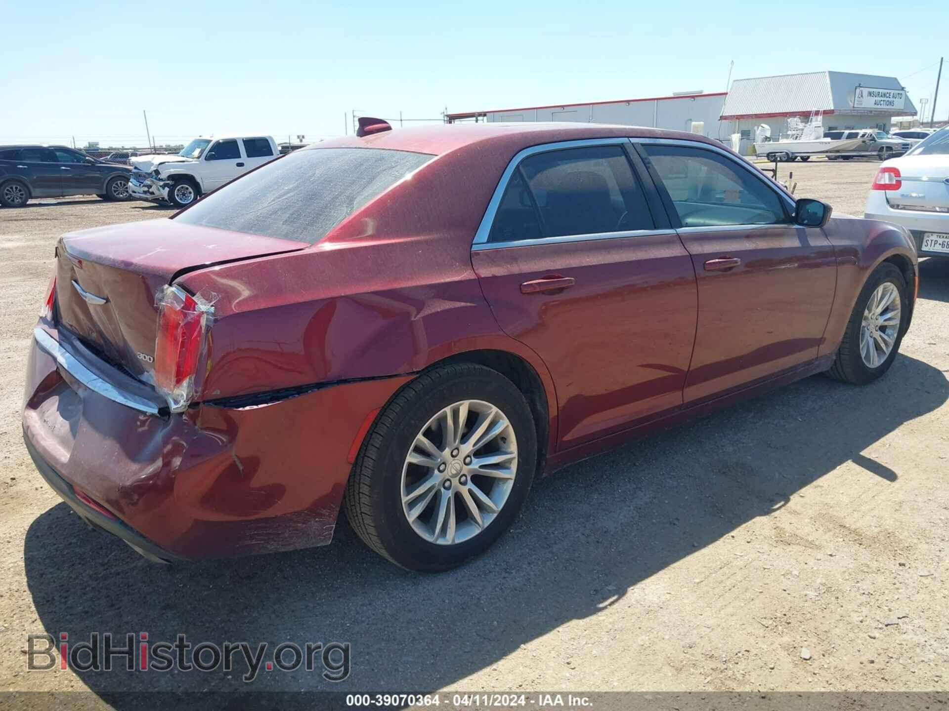 2017 CHRYSLER 300 - VIN: 2C3CCAAG2HH631964 - Фото 4