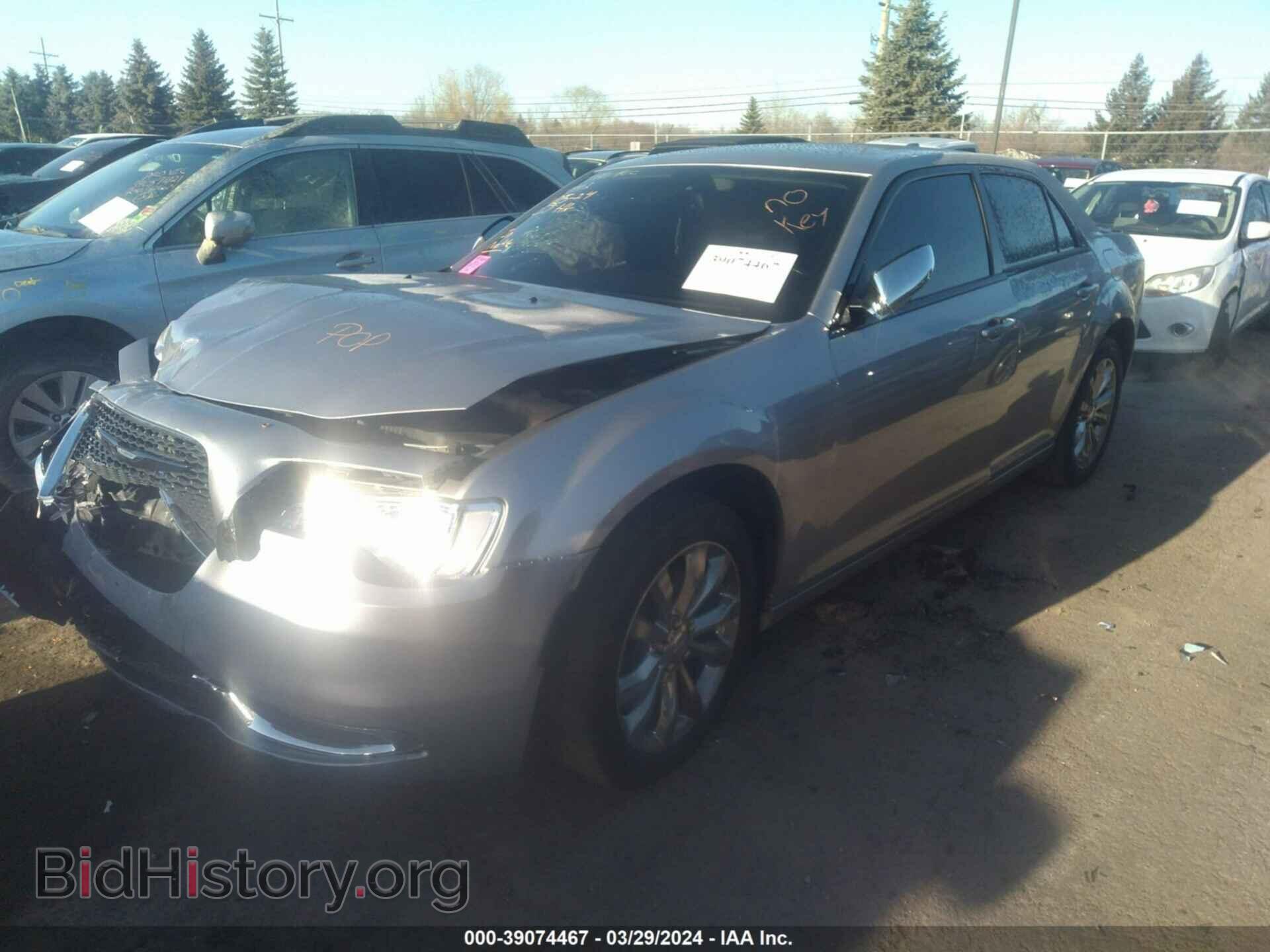 2015 CHRYSLER 300 - VIN: 2C3CCARG3FH756859 - Фото 2