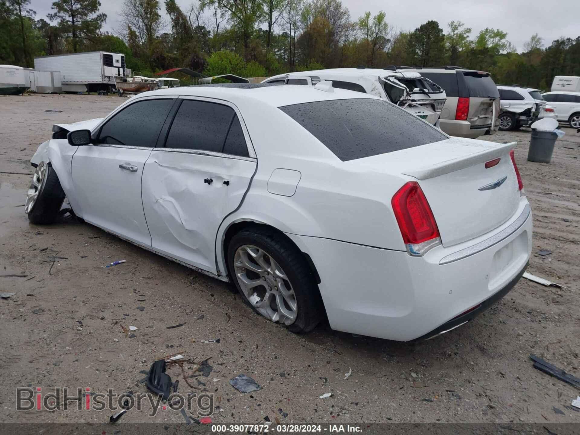 2019 CHRYSLER 300 - VIN: 2C3CCAPT7KH716522 - Фото 3