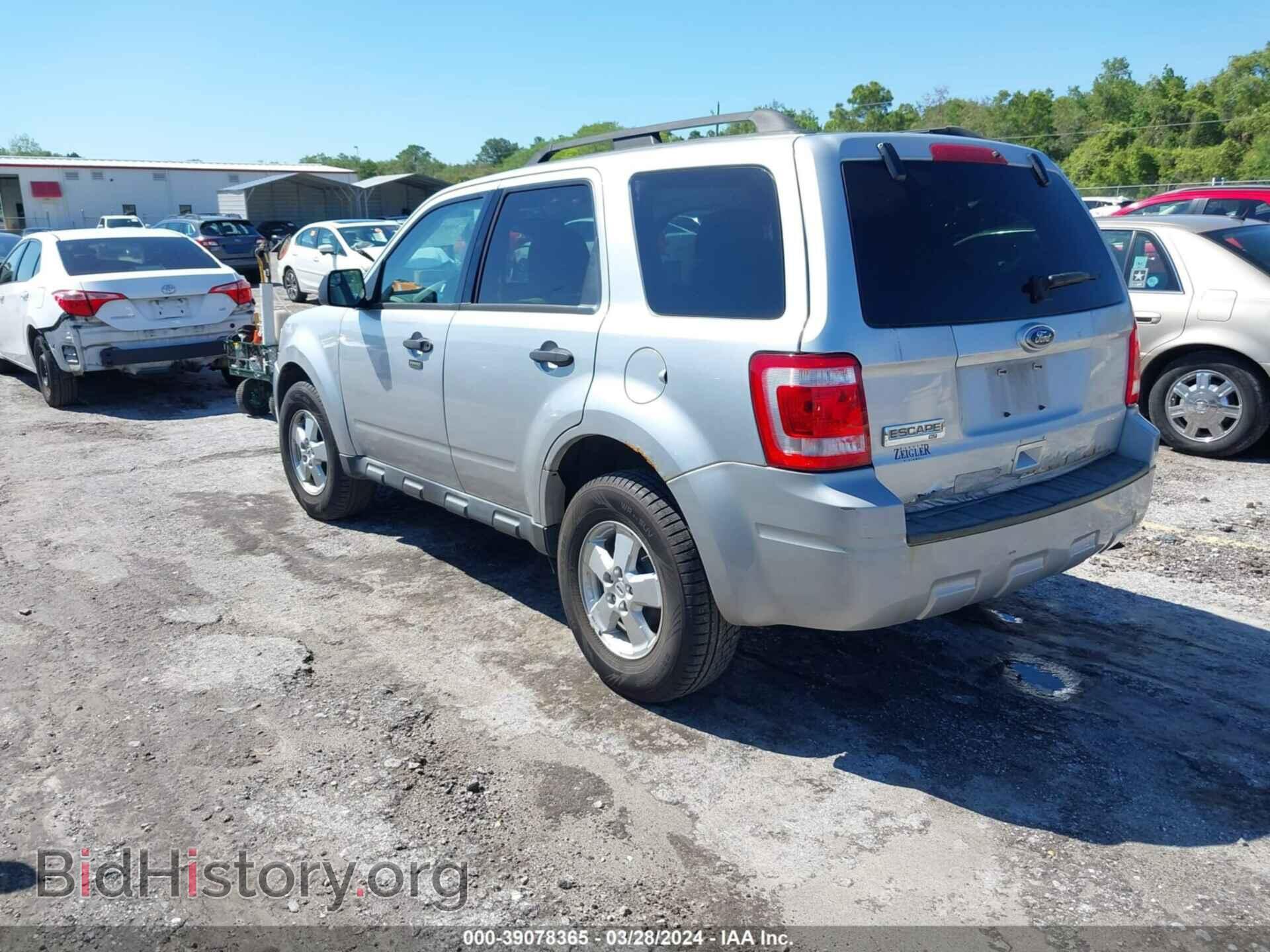 2010 FORD ESCAPE - VIN: 1FMCU0D75AKB82370 - Фото 3