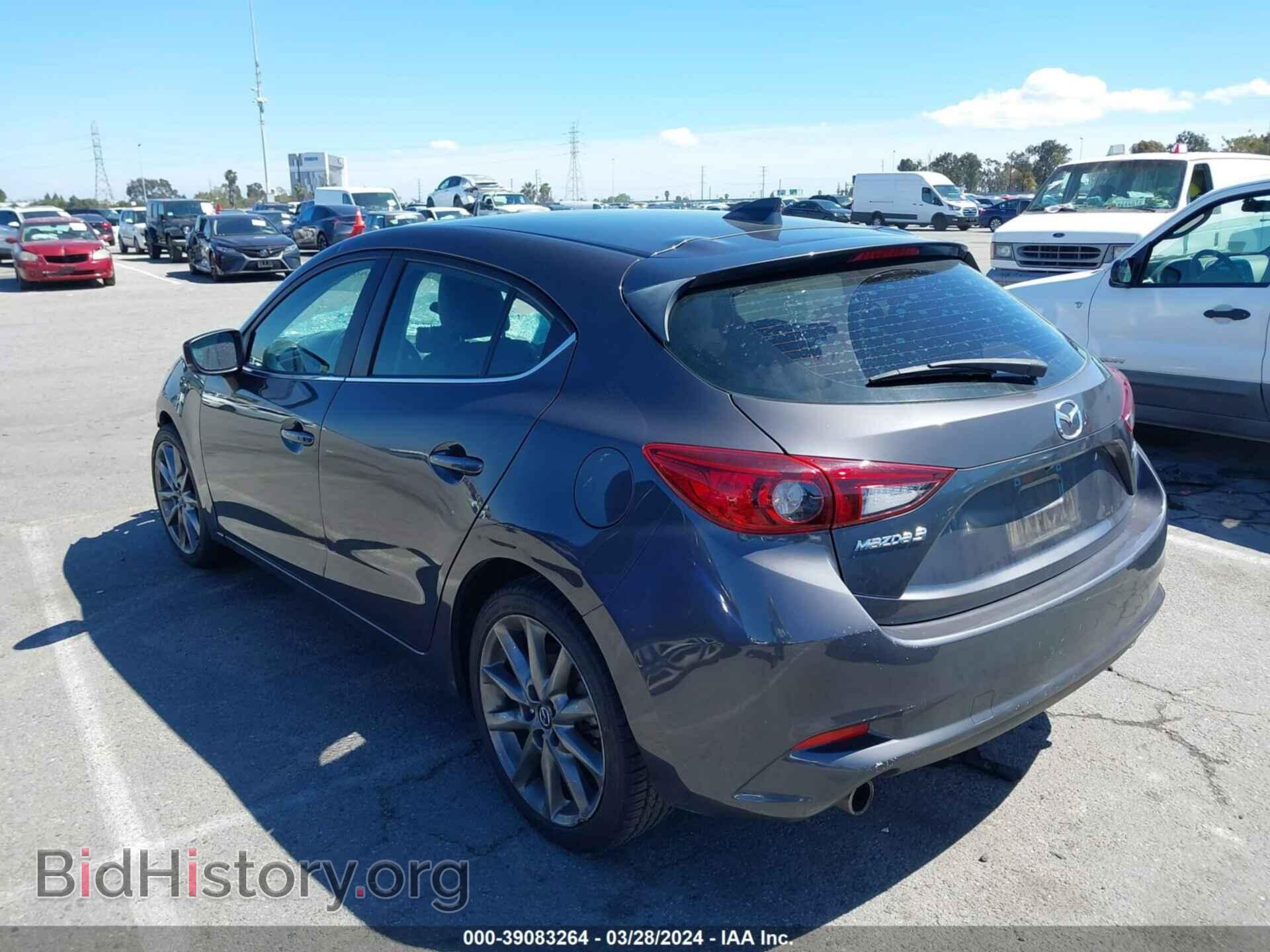 2018 MAZDA MAZDA3 - VIN: 3MZBN1L37JM220866 - Фото 3