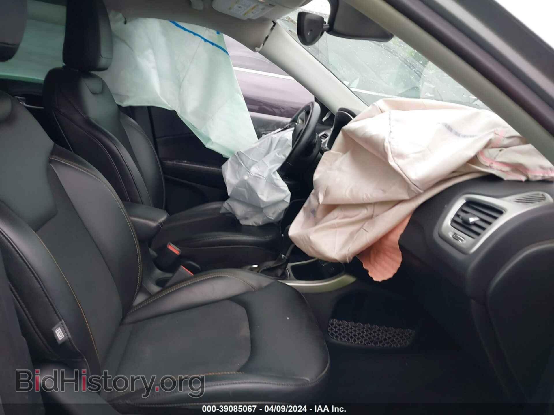 2018 JEEP COMPASS - VIN: 3C4NJCBBXJT300555 - Фото 5