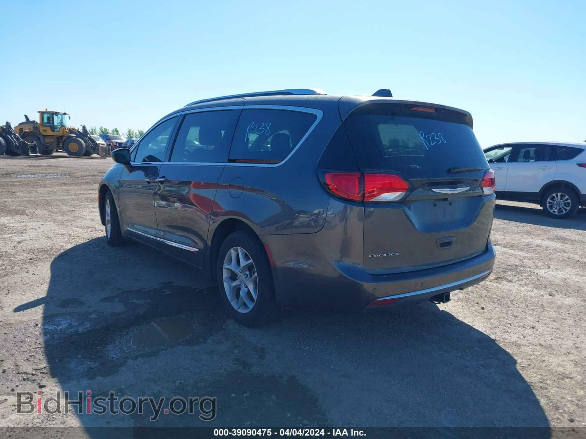 2017 CHRYSLER PACIFICA - VIN: 2C4RC1EGXHR635867 - Фото 3