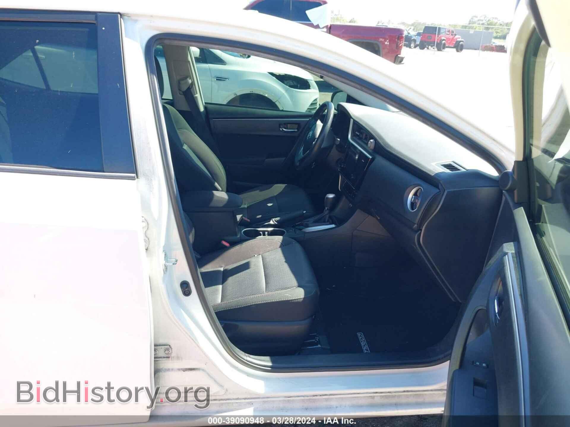 2017 TOYOTA COROLLA - VIN: 2T1BURHEXHC819875 - Фото 5
