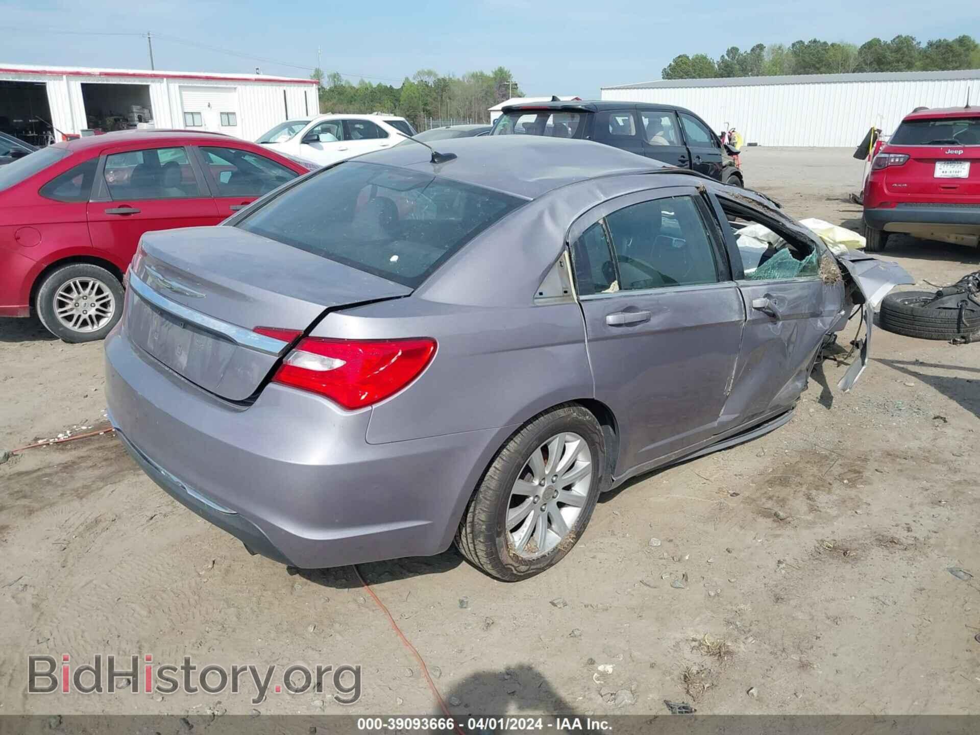 2013 CHRYSLER 200 - VIN: 1C3CCBBB9DN628053 - Фото 4