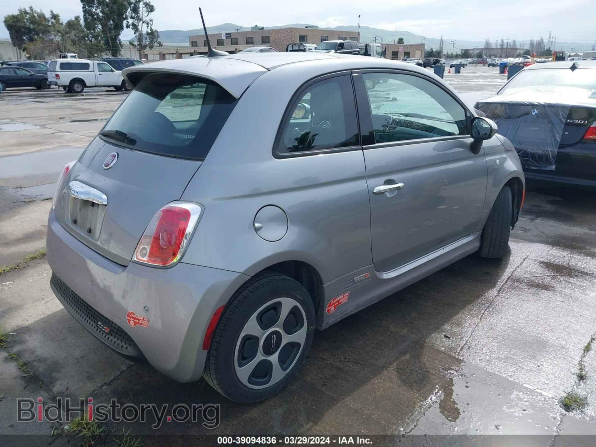 2017 FIAT 500E - VIN: 3C3CFFGEXHT586192 - Фото 4