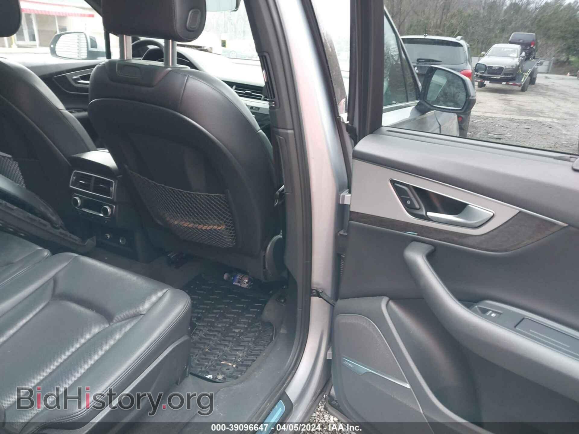 2018 AUDI Q7 - VIN: WA1LHAF7XJD045872 - Фото 8