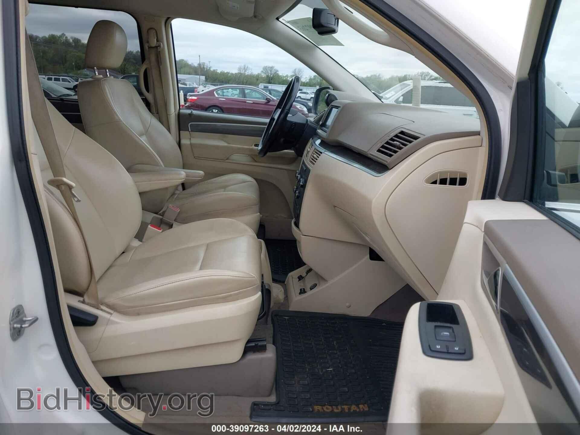 2010 VOLKSWAGEN ROUTAN - VIN: 2V4RW3D17AR242548 - Фото 5
