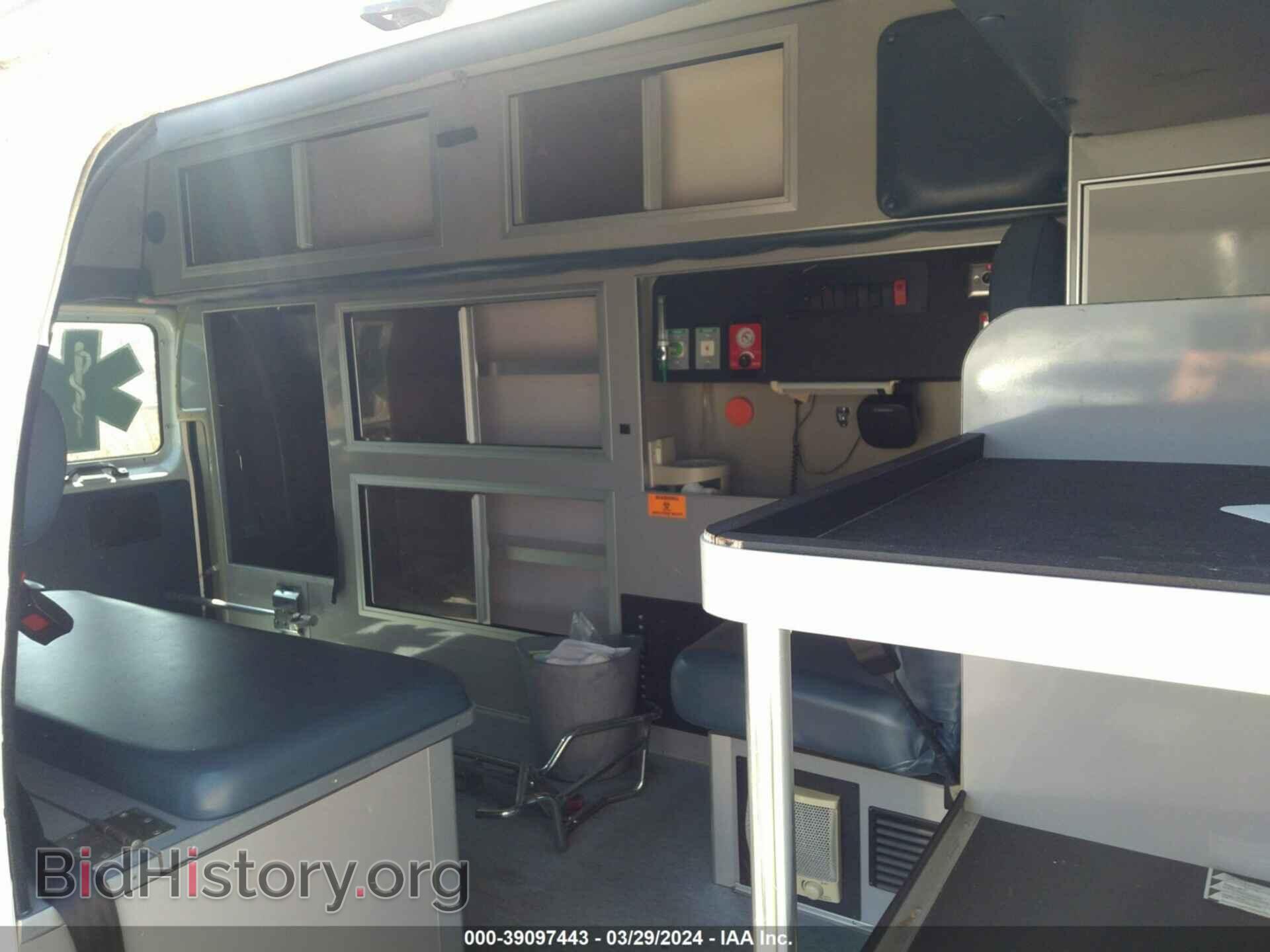 2010 FORD ECONOLINE - VIN: 1FDSS3ES3ADA75666 - Фото 8