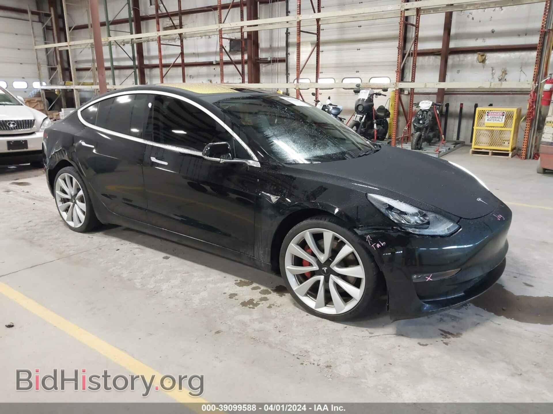 Фотография 5YJ3E1EB9JF072431 - TESLA MODEL 3 2018