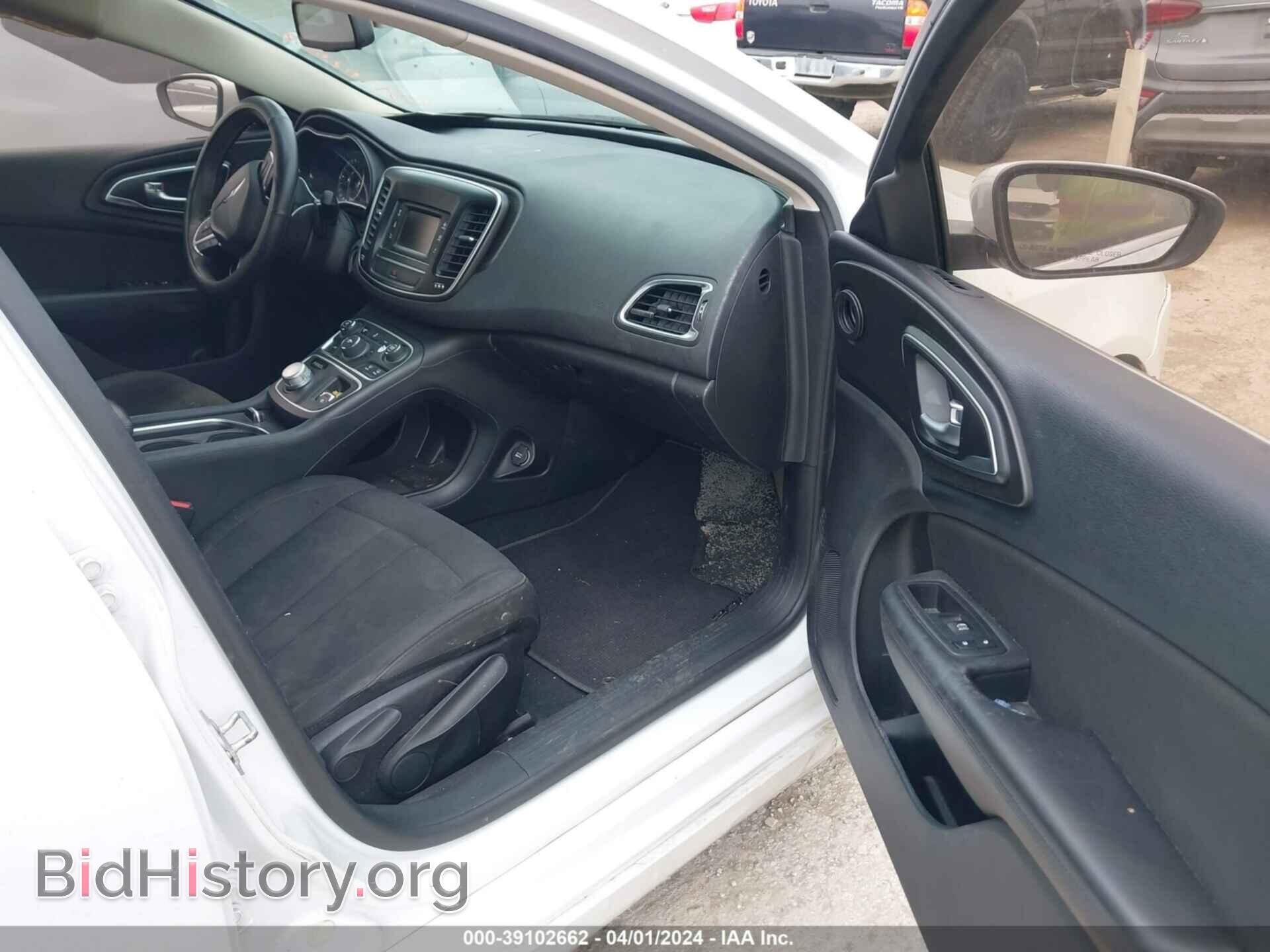 2016 CHRYSLER 200 - VIN: 1C3CCCAB7GN161159 - Фото 5