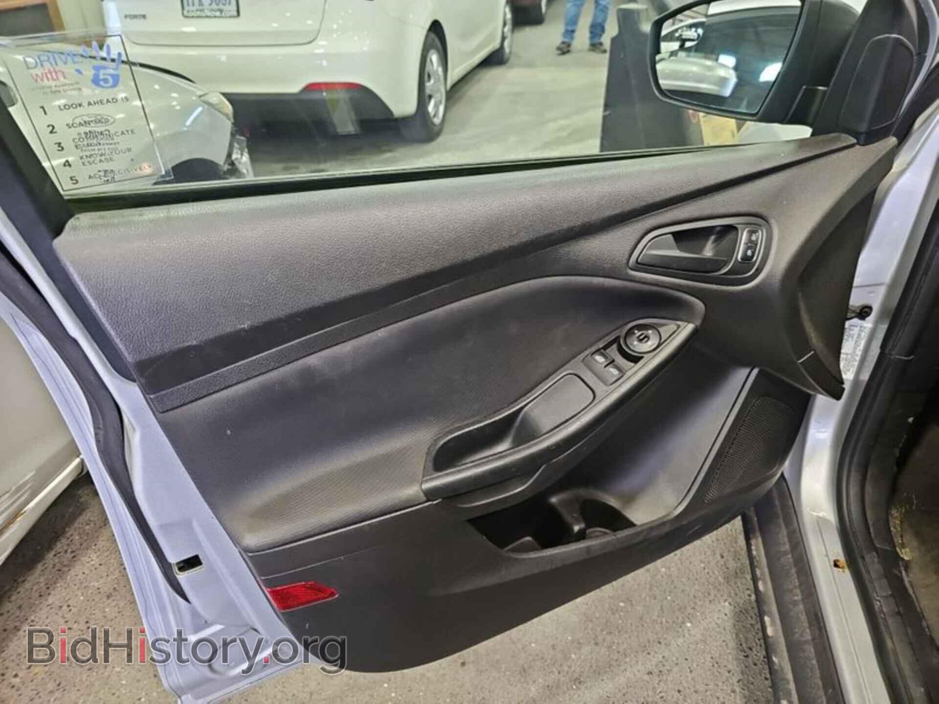 2016 FORD FOCUS - VIN: 1FADP3E27GL306894 - Photo 5