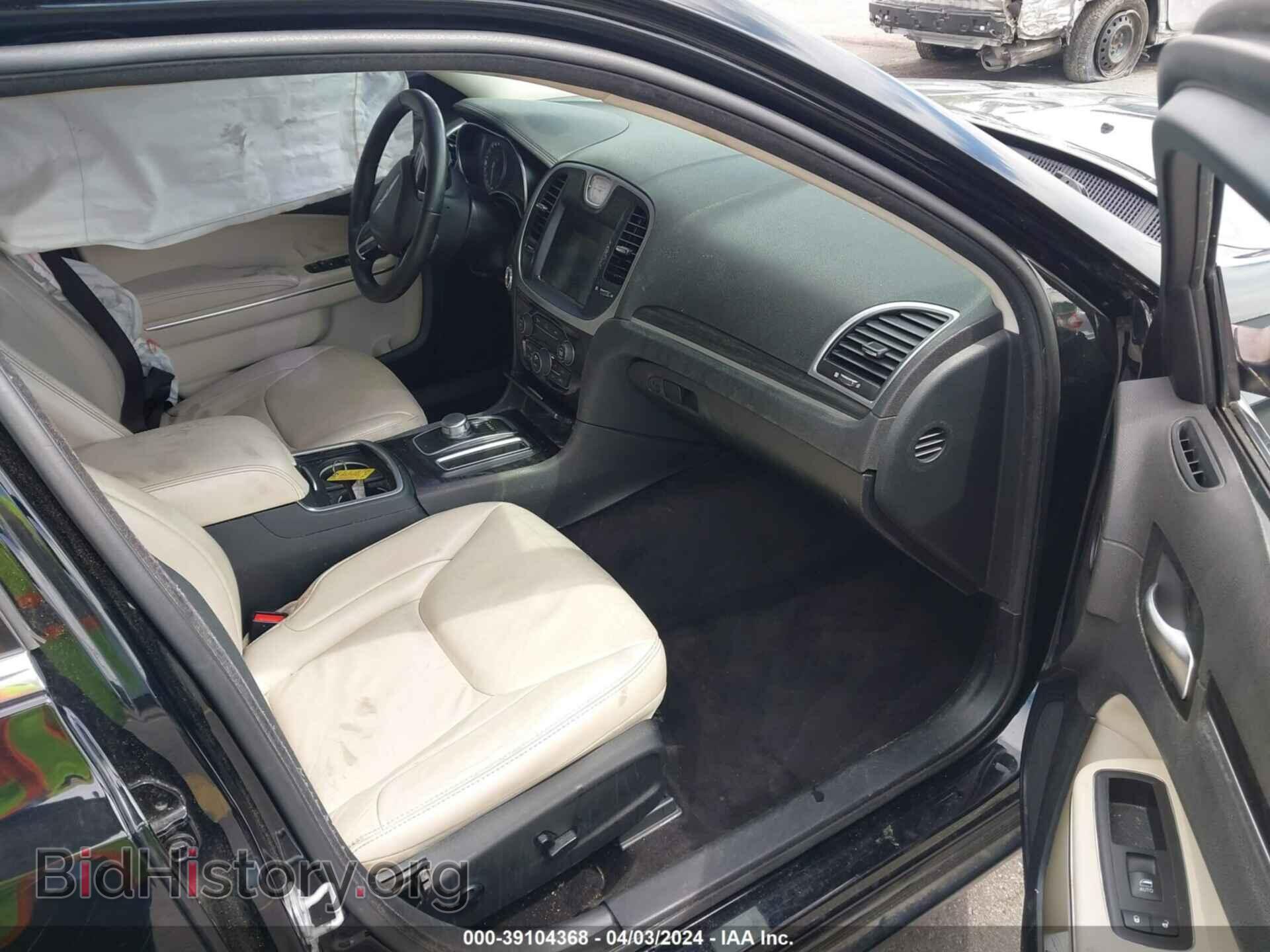 2016 CHRYSLER 300 - VIN: 2C3CCAAG5GH358338 - Фото 5