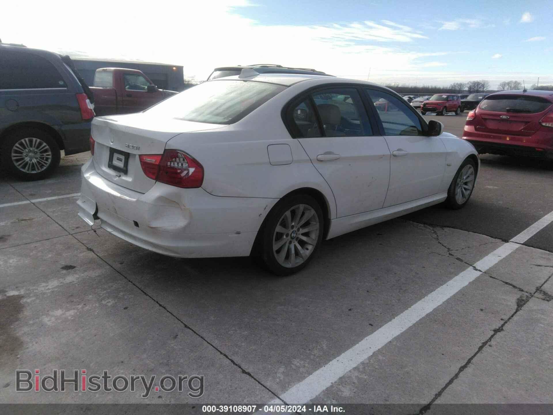 2011 BMW 328I - VIN: WBAPH5C54BA441958 - Фото 4