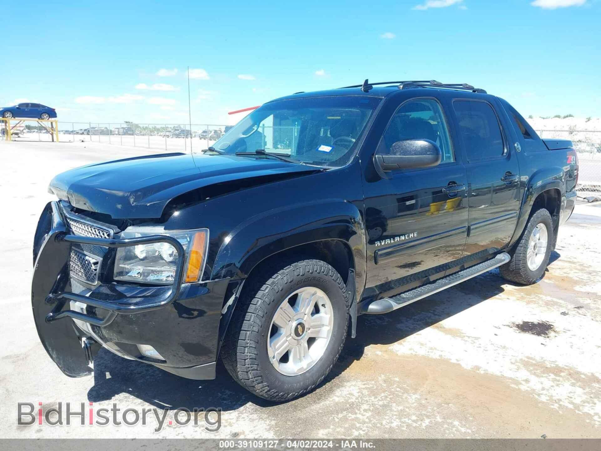 2013 CHEVROLET AVALANCHE - VIN: 3GNTKFE76DG123701 - Фото 2