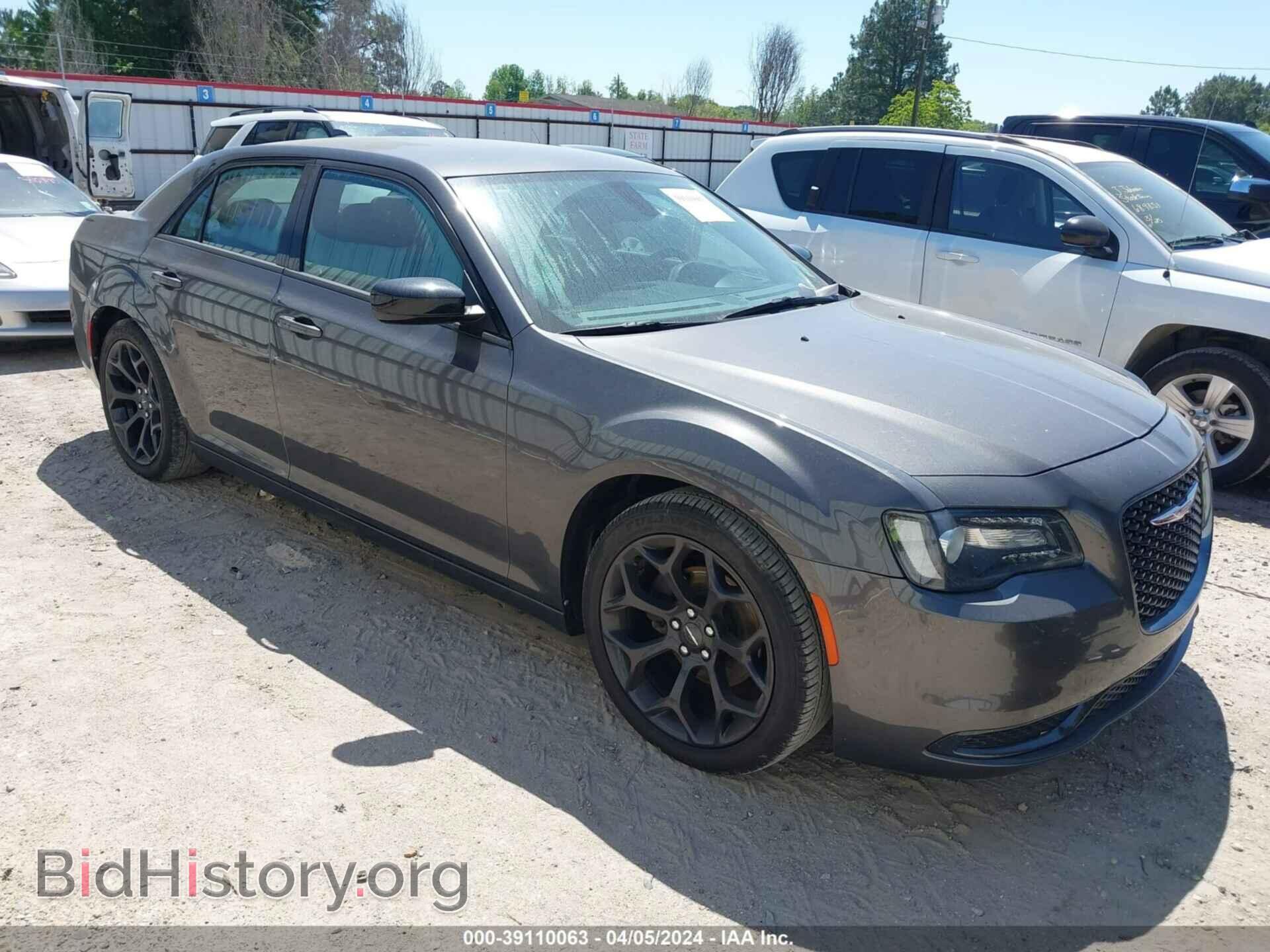 Фотография 2C3CCAAG3KH735032 - CHRYSLER 300 2019