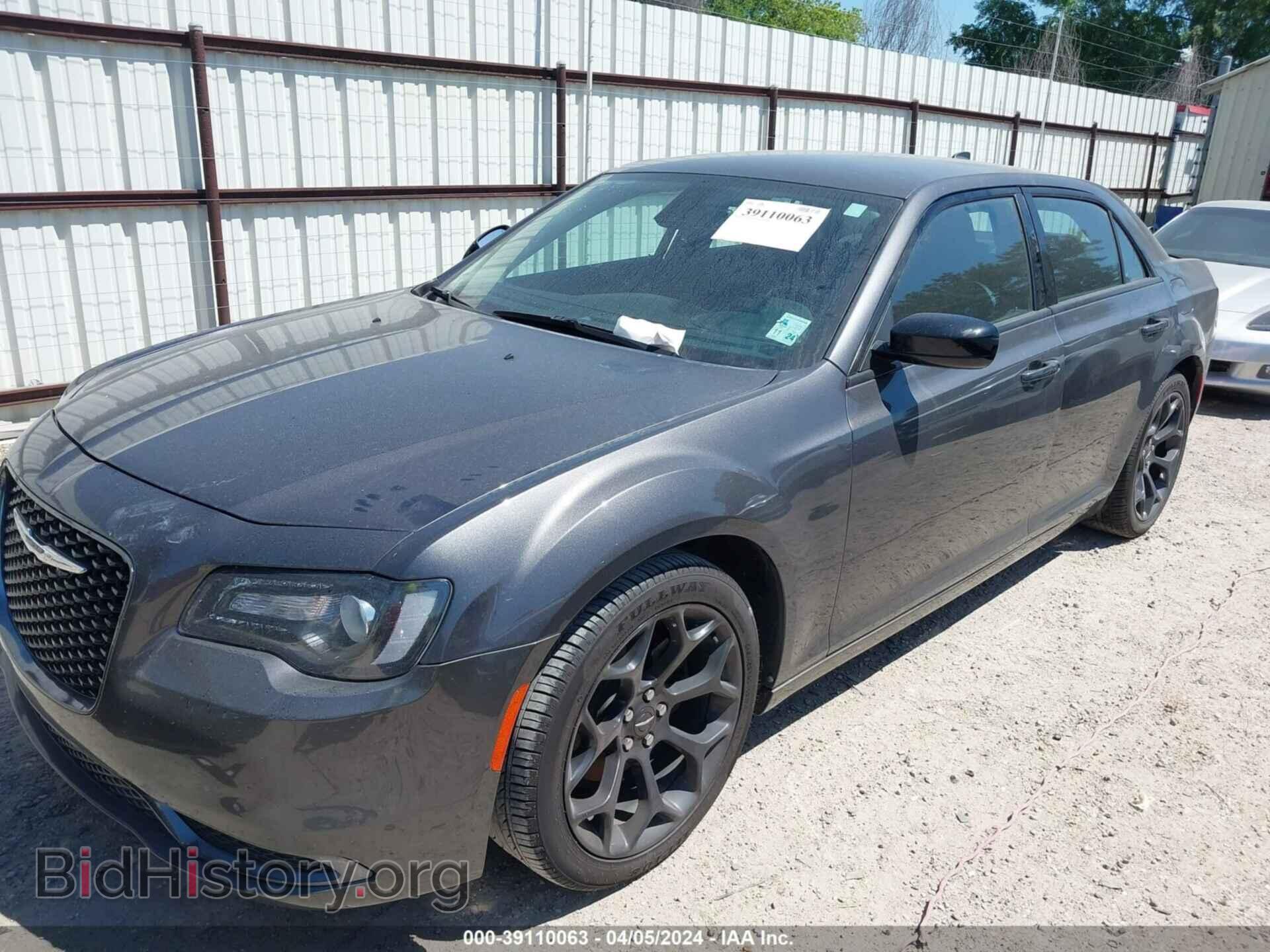 2019 CHRYSLER 300 - VIN: 2C3CCAAG3KH735032 - Фото 6