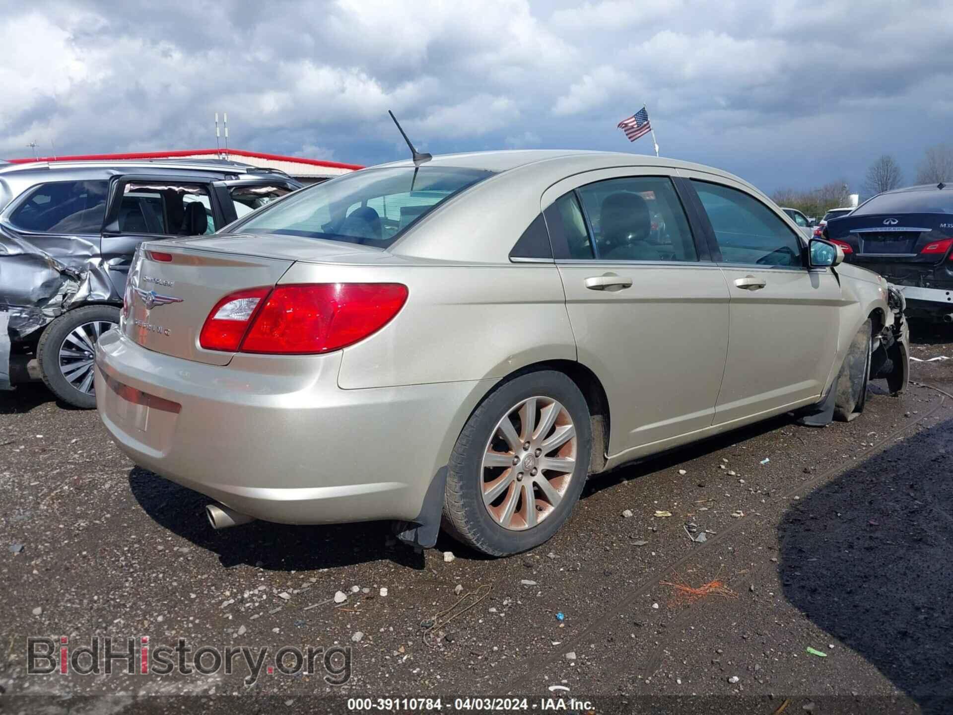 2010 CHRYSLER SEBRING - VIN: 1C3CC5FB4AN110648 - Фото 4