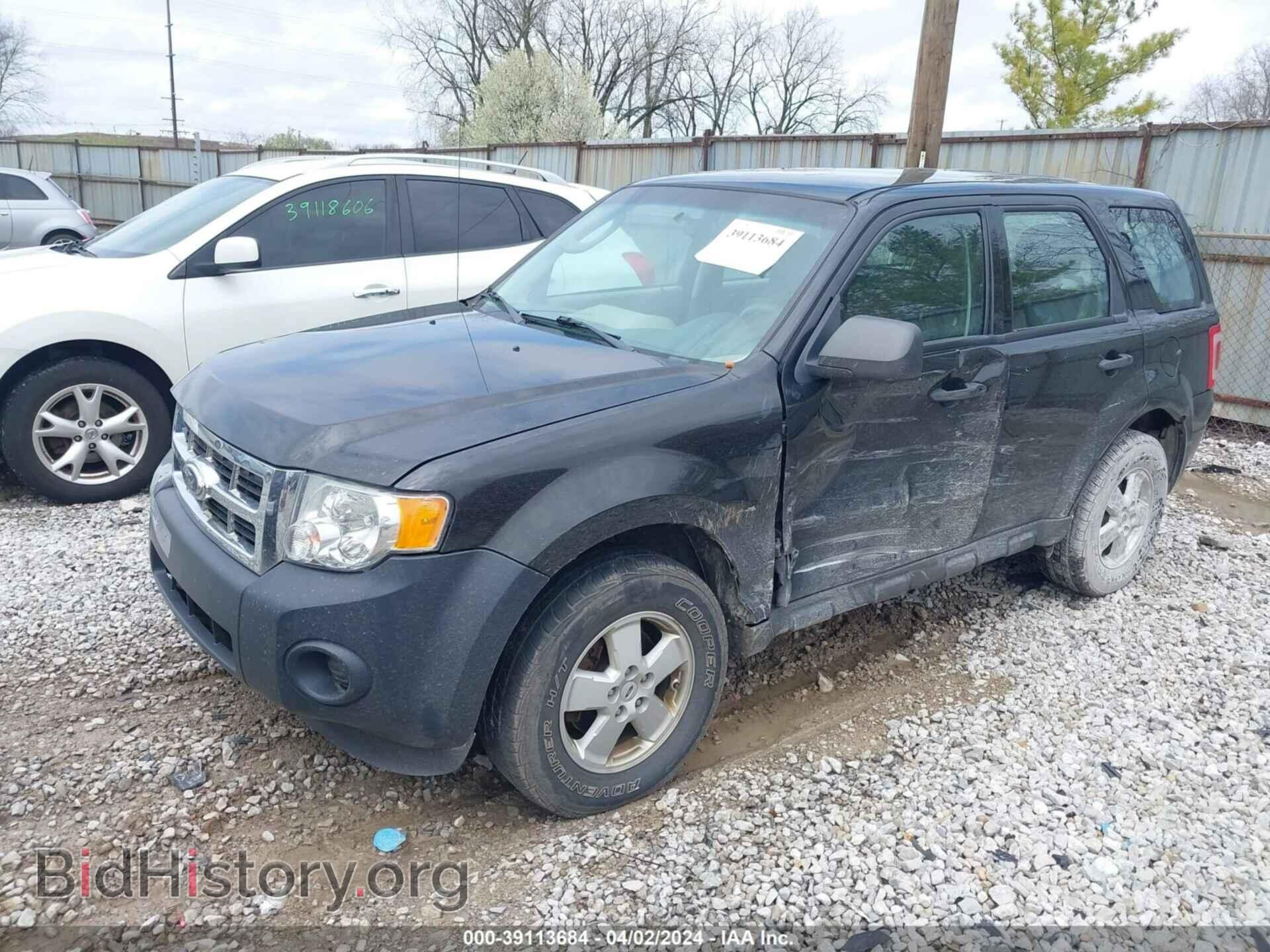 2011 FORD ESCAPE - VIN: 1FMCU0C73BKB11736 - Фото 2
