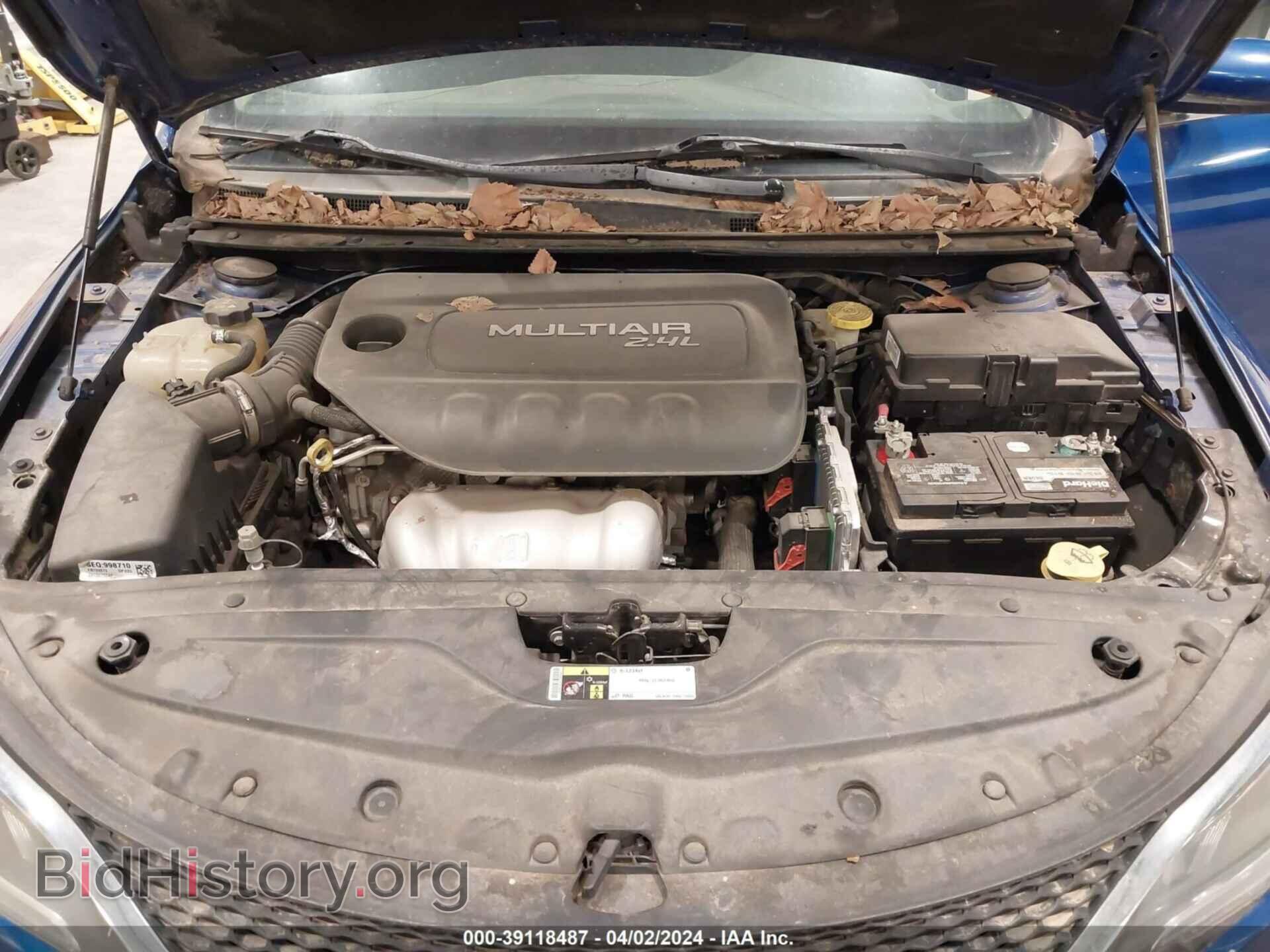 2015 CHRYSLER 200 - VIN: 1C3CCCABXFN709573 - Фото 10