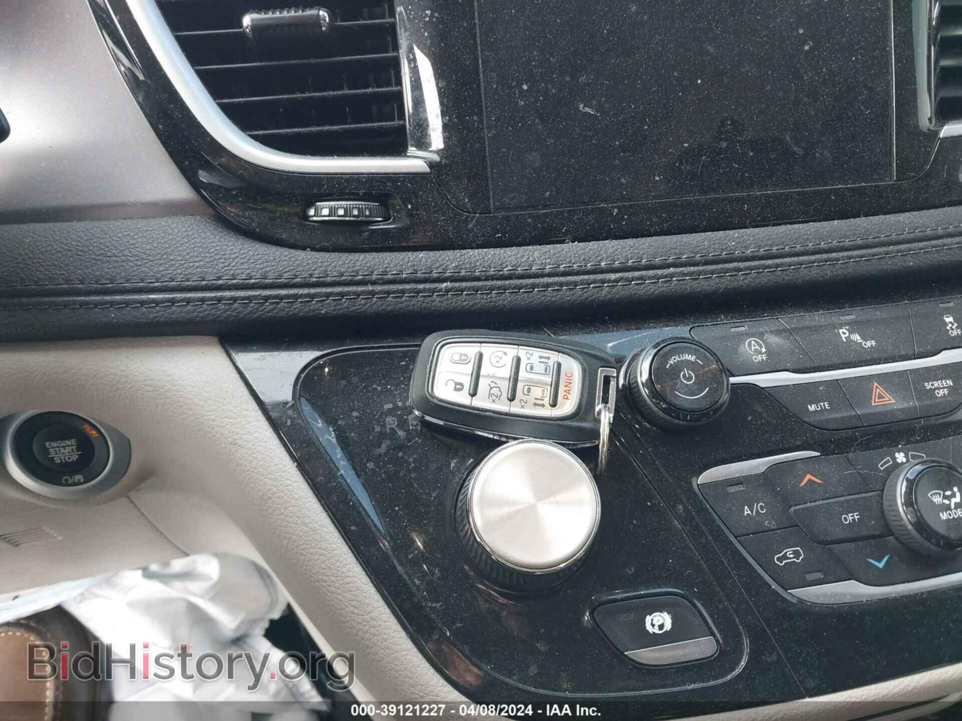 2018 CHRYSLER PACIFICA - VIN: 2C4RC1GG0JR229227 - Photo 11