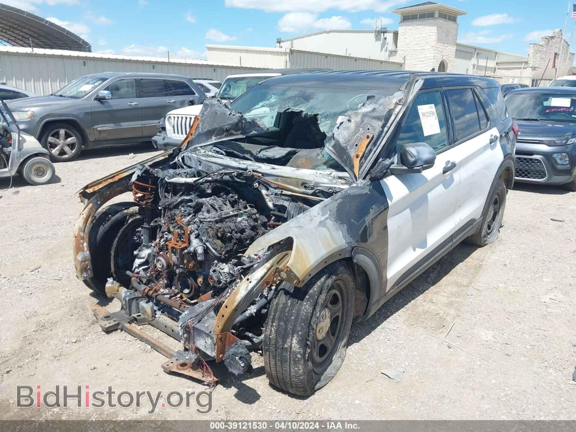 2021 FORD POLICE INTERCEPTOR UTILITY - VIN: 1FM5K8AB2MGA43312 - Фото 2