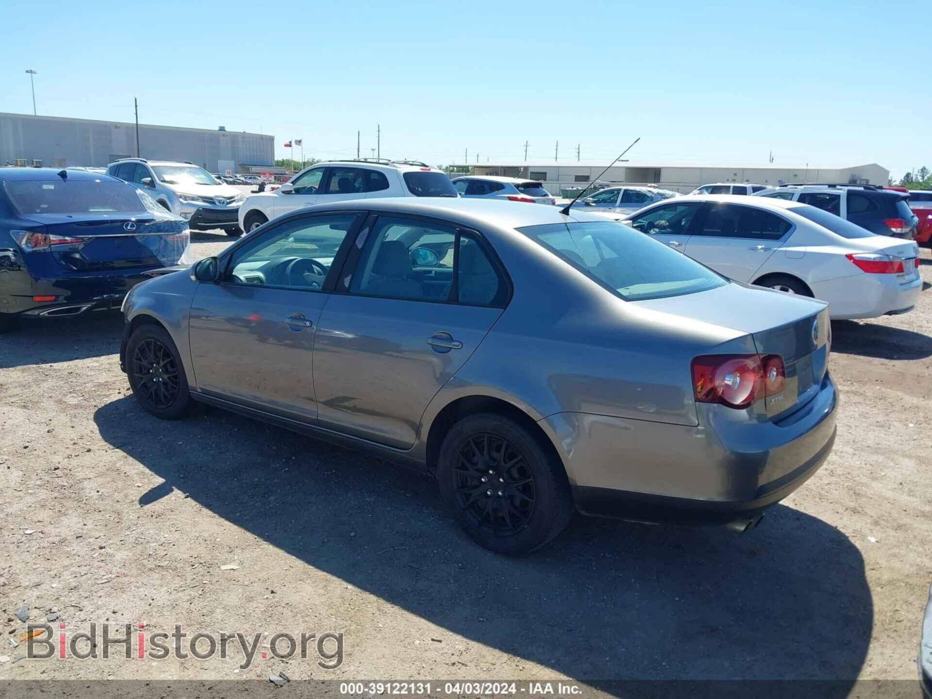 2008 VOLKSWAGEN JETTA - VIN: 3VWJM71K38M098030 - Фото 3