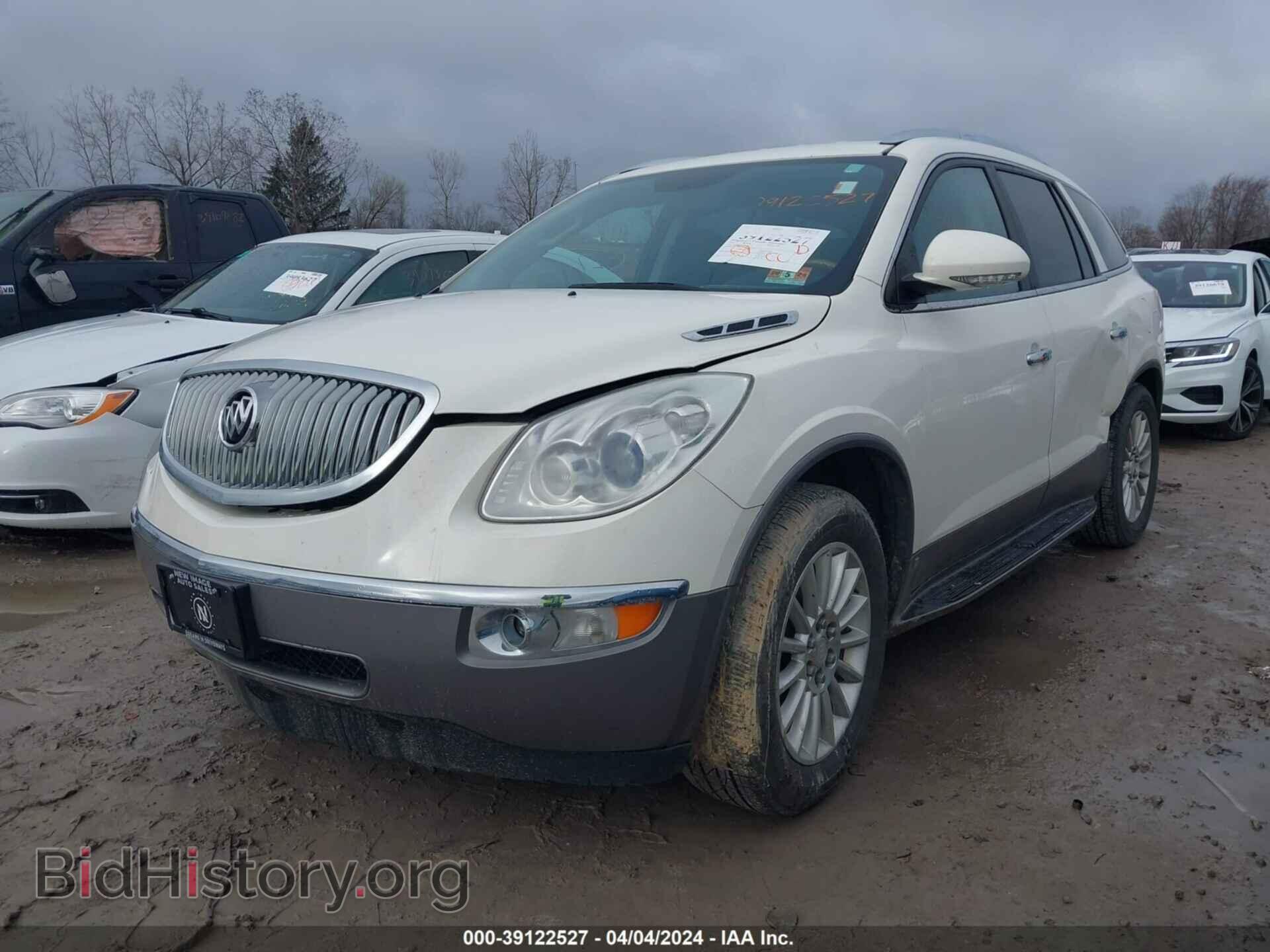2011 BUICK ENCLAVE - VIN: 5GAKVAEDXBJ102657 - Фото 2