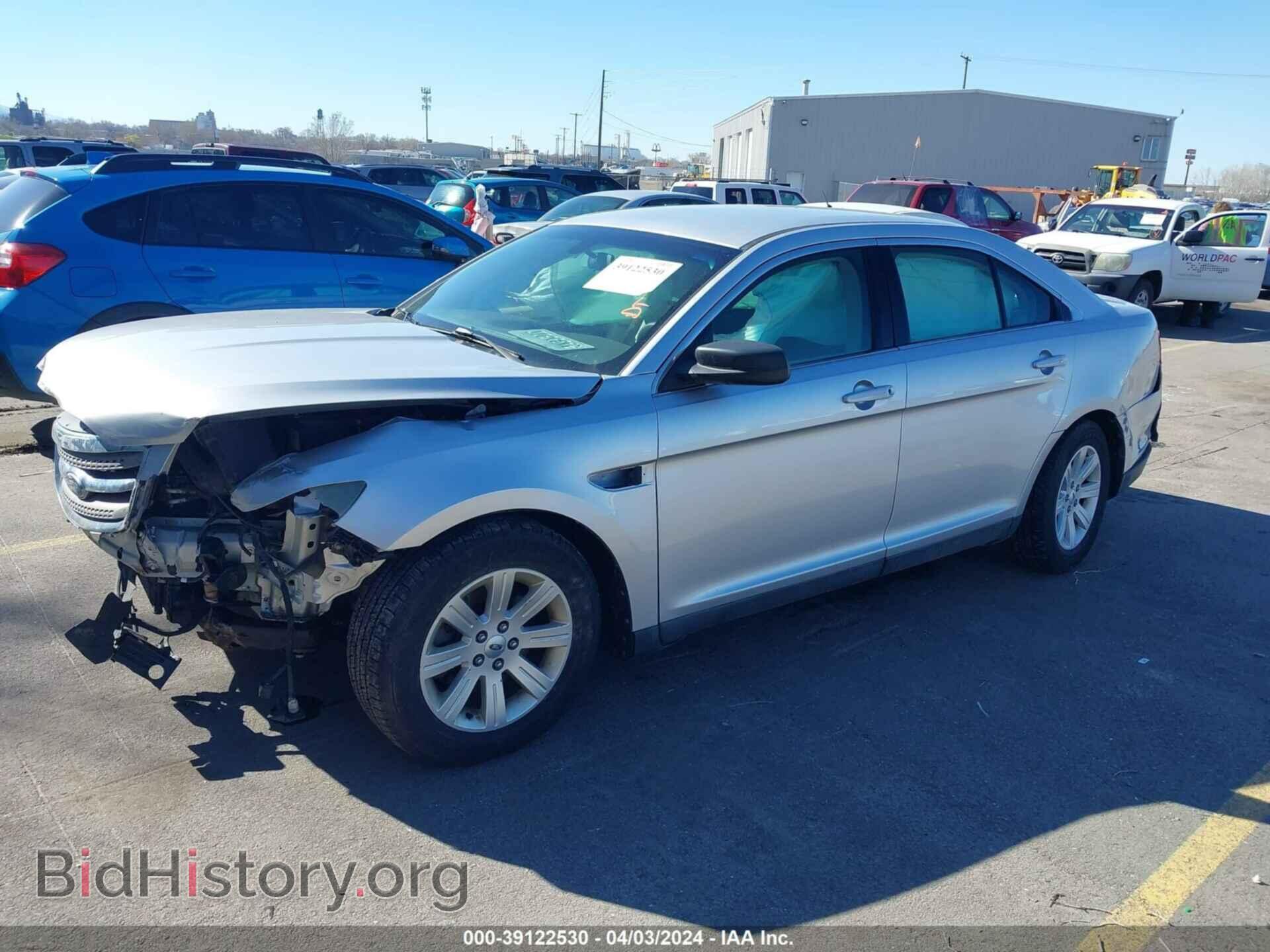 2010 FORD TAURUS - VIN: 1FAHP2DW3AG141068 - Фото 2