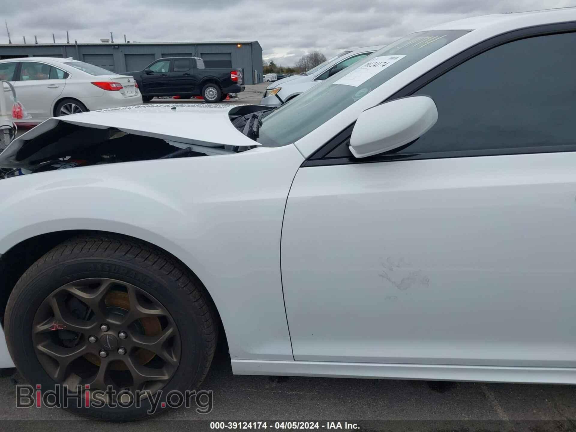 2016 CHRYSLER 300 - VIN: 2C3CCAGG1GH282995 - Фото 12