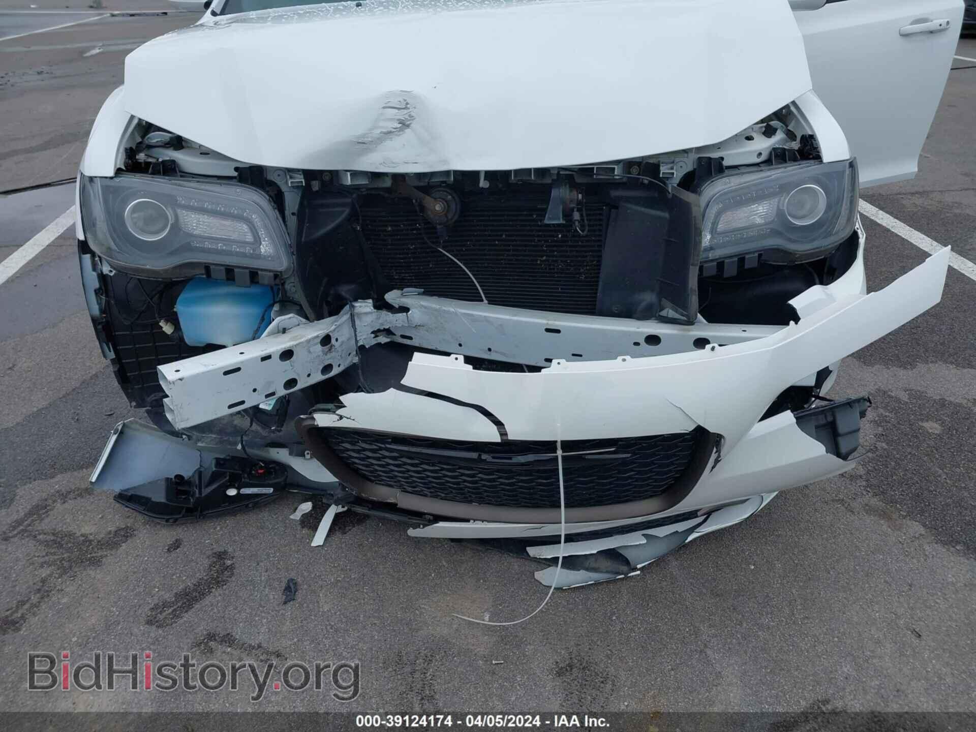 2016 CHRYSLER 300 - VIN: 2C3CCAGG1GH282995 - Фото 6