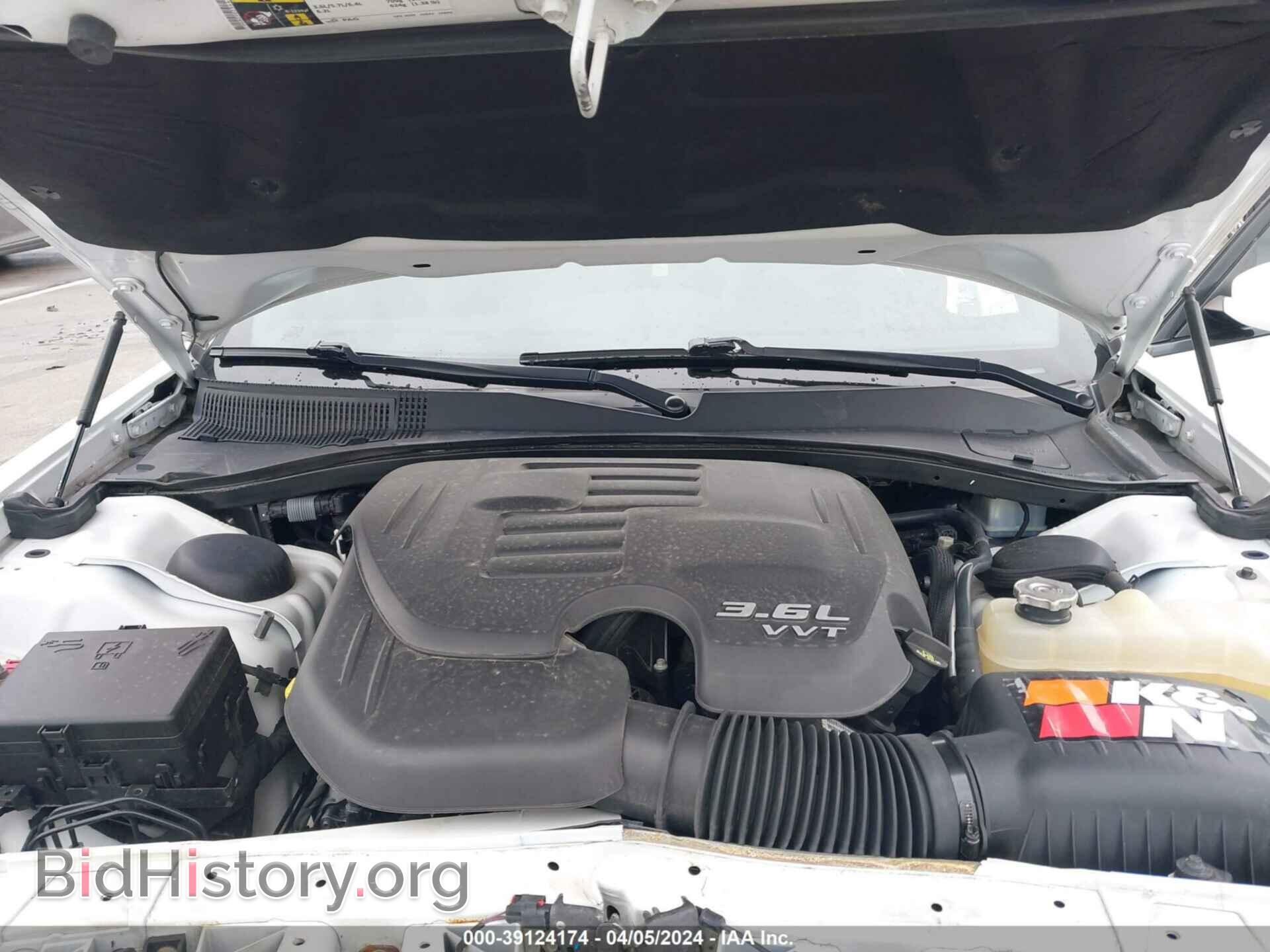 2016 CHRYSLER 300 - VIN: 2C3CCAGG1GH282995 - Фото 10