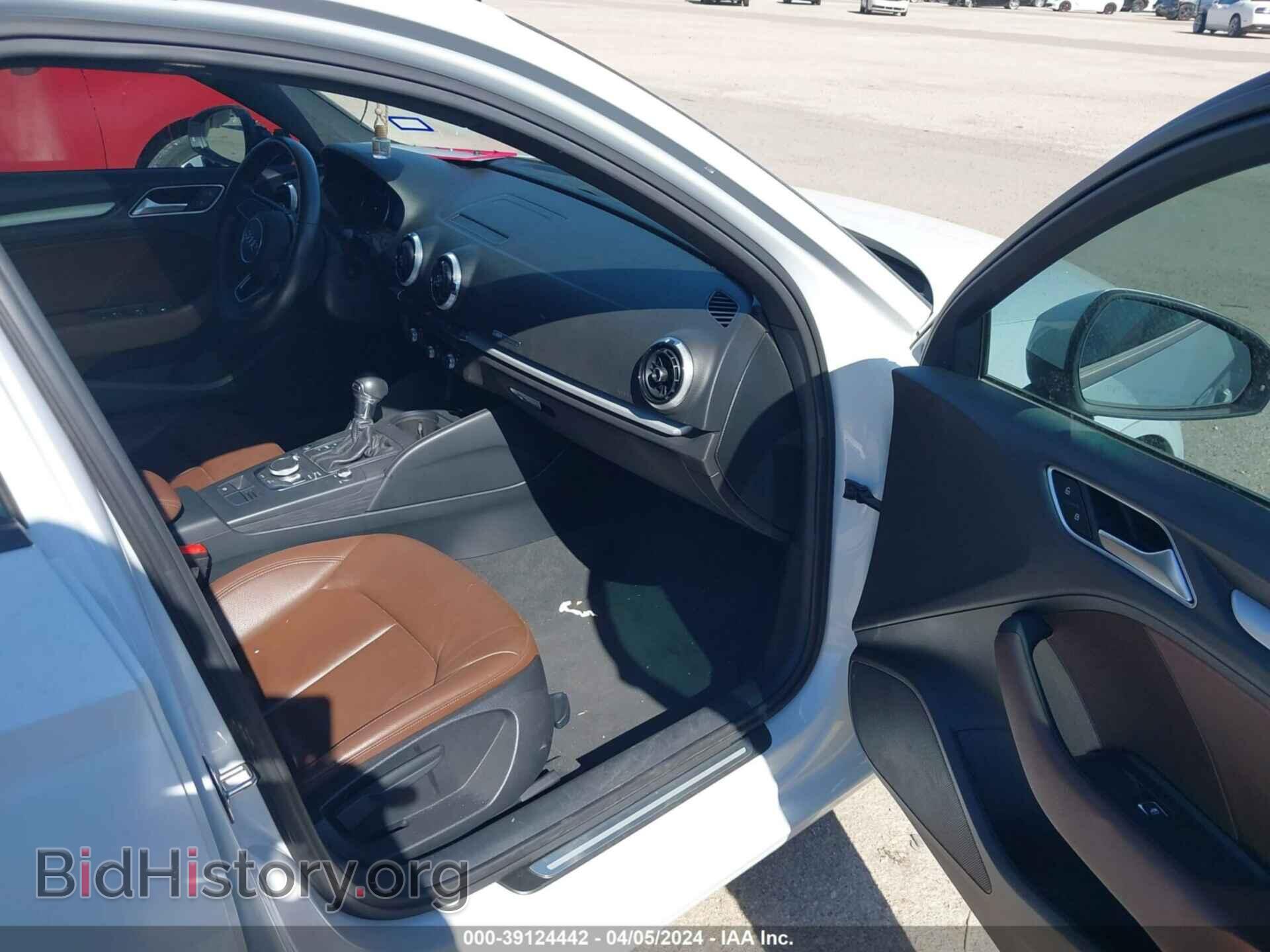 2017 AUDI A3 - VIN: WAUAUGFF5H1075017 - Фото 5
