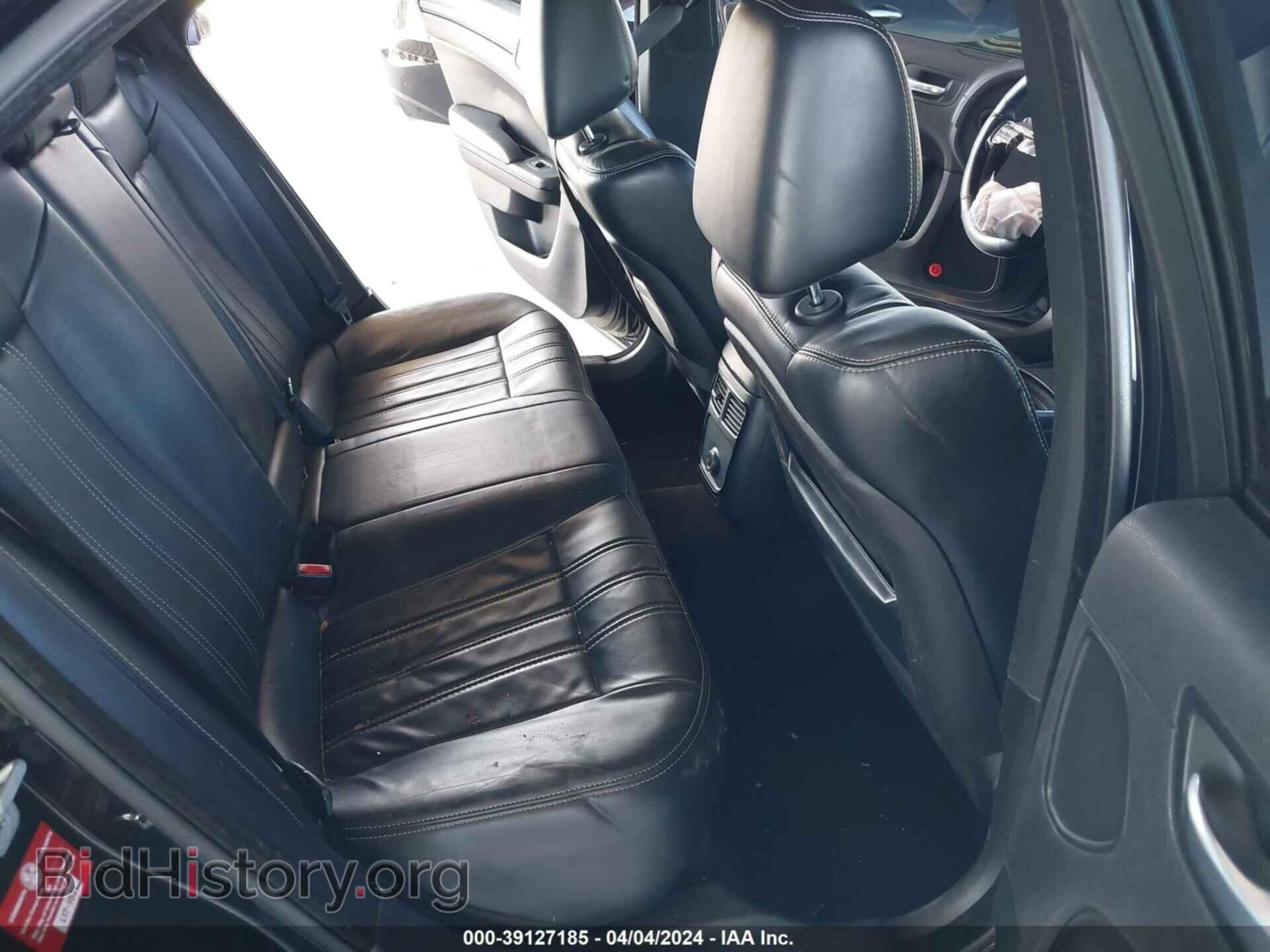 2014 CHRYSLER 300 - VIN: 2C3CCAGG8EH283882 - Фото 8