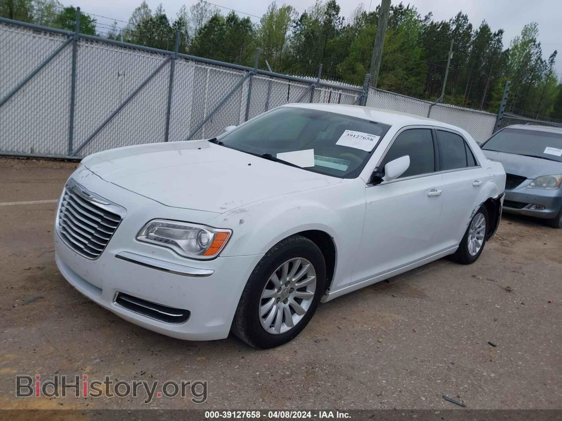 2013 CHRYSLER 300 - VIN: 2C3CCAAG3DH574555 - Фото 2