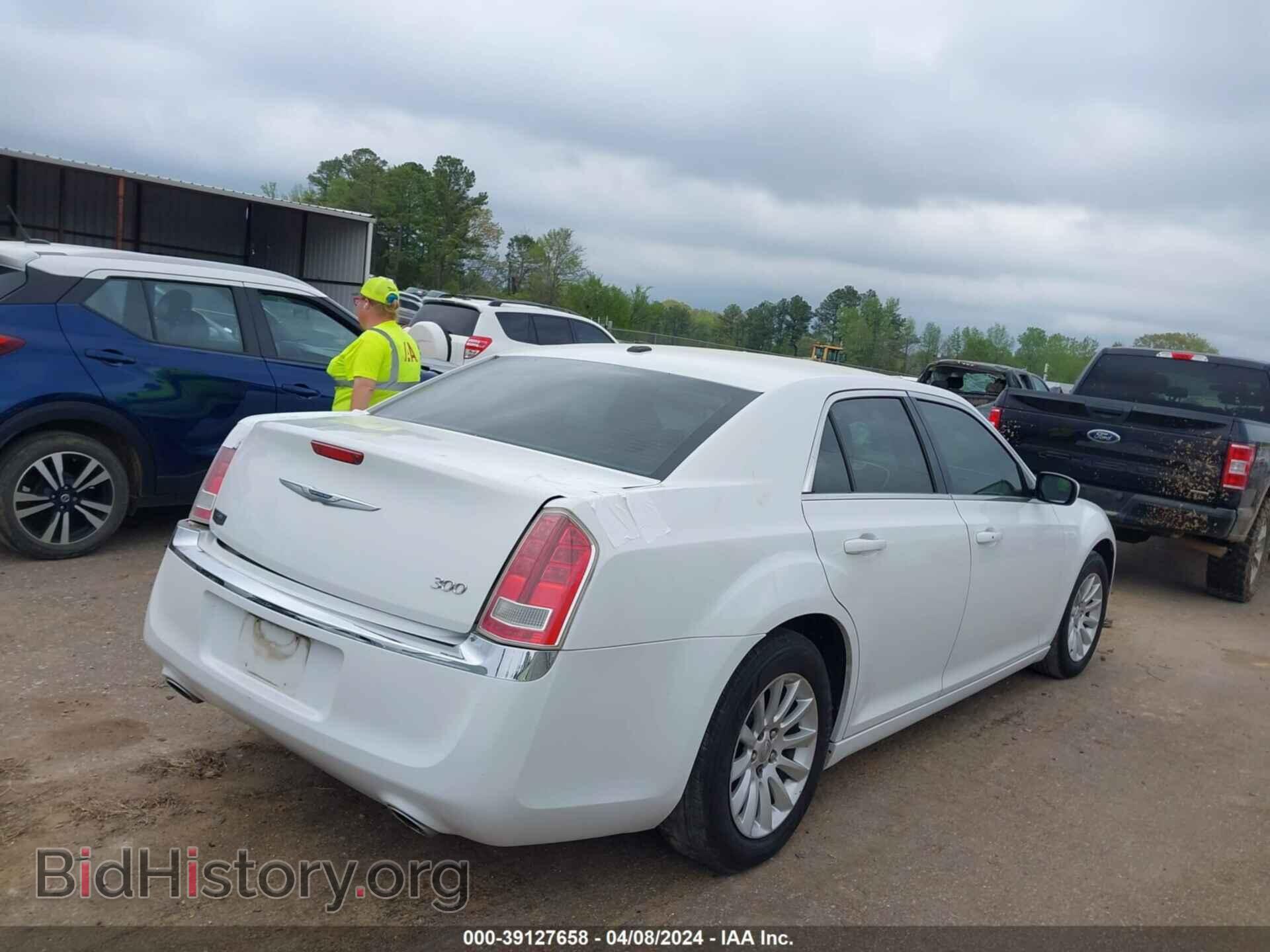 2013 CHRYSLER 300 - VIN: 2C3CCAAG3DH574555 - Фото 4
