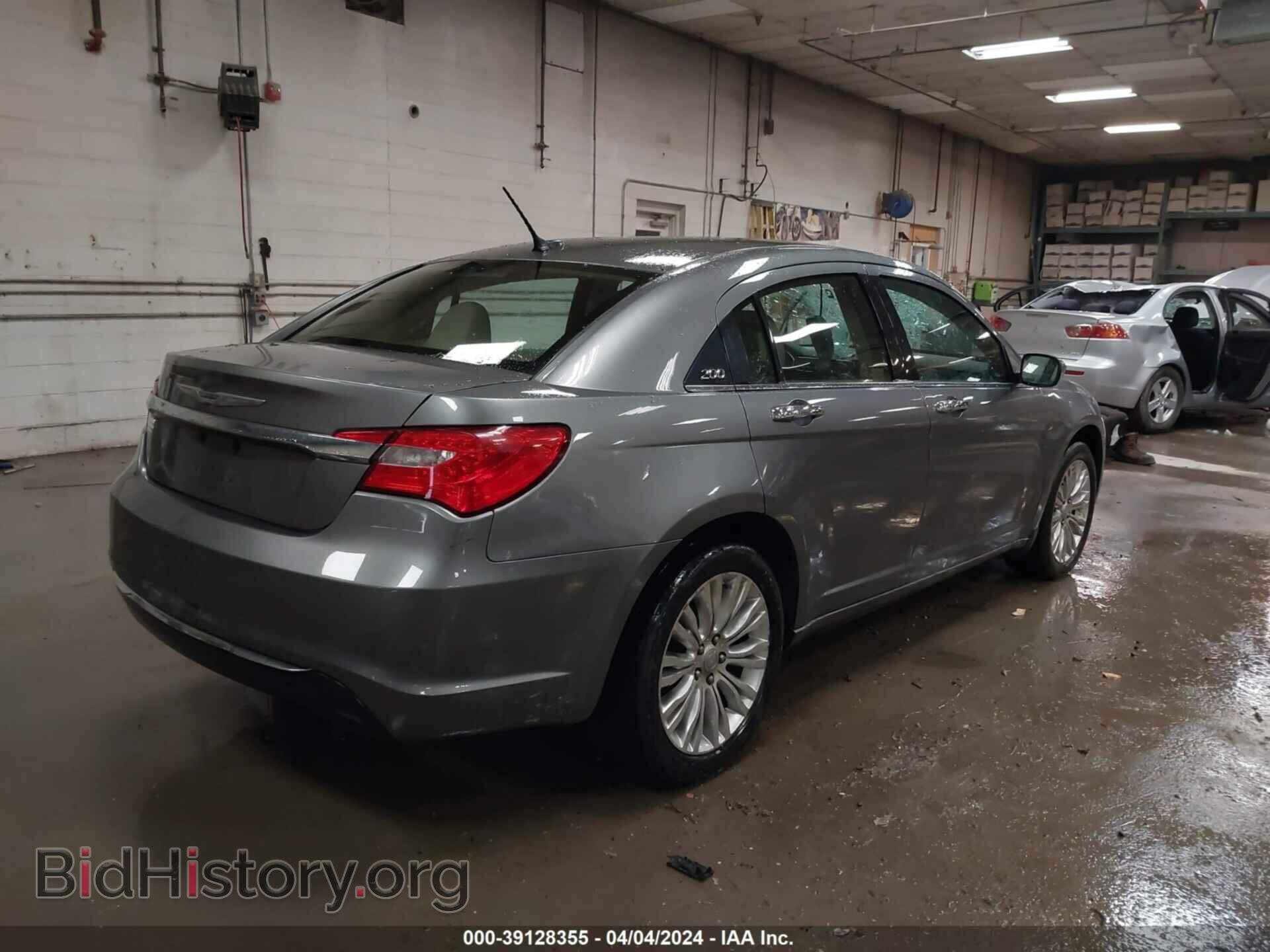 2011 CHRYSLER 200 - VIN: 1C3BC2FB0BN580302 - Photo 4