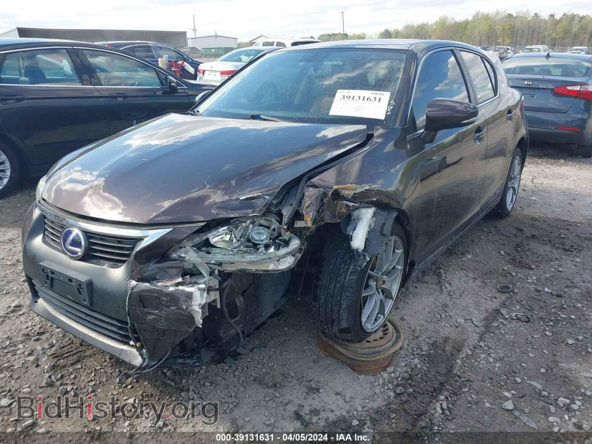 2011 LEXUS CT 200H - VIN: JTHKD5BH1B2040302 - Photo 2