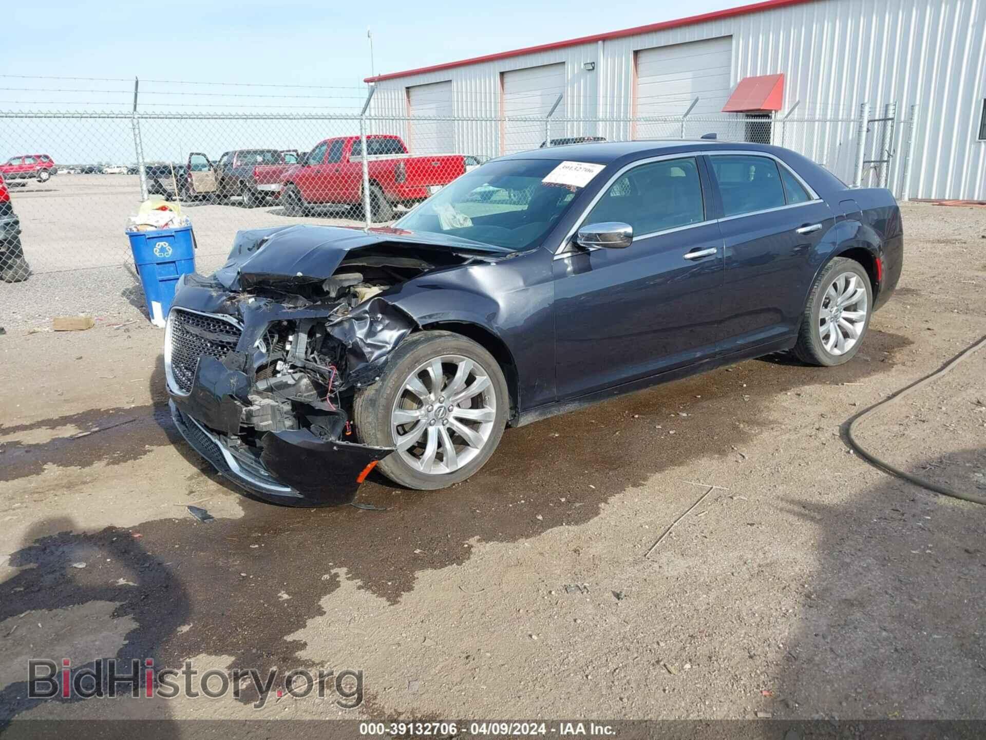 2018 CHRYSLER 300 - VIN: 2C3CCAEG0JH140213 - Фото 2